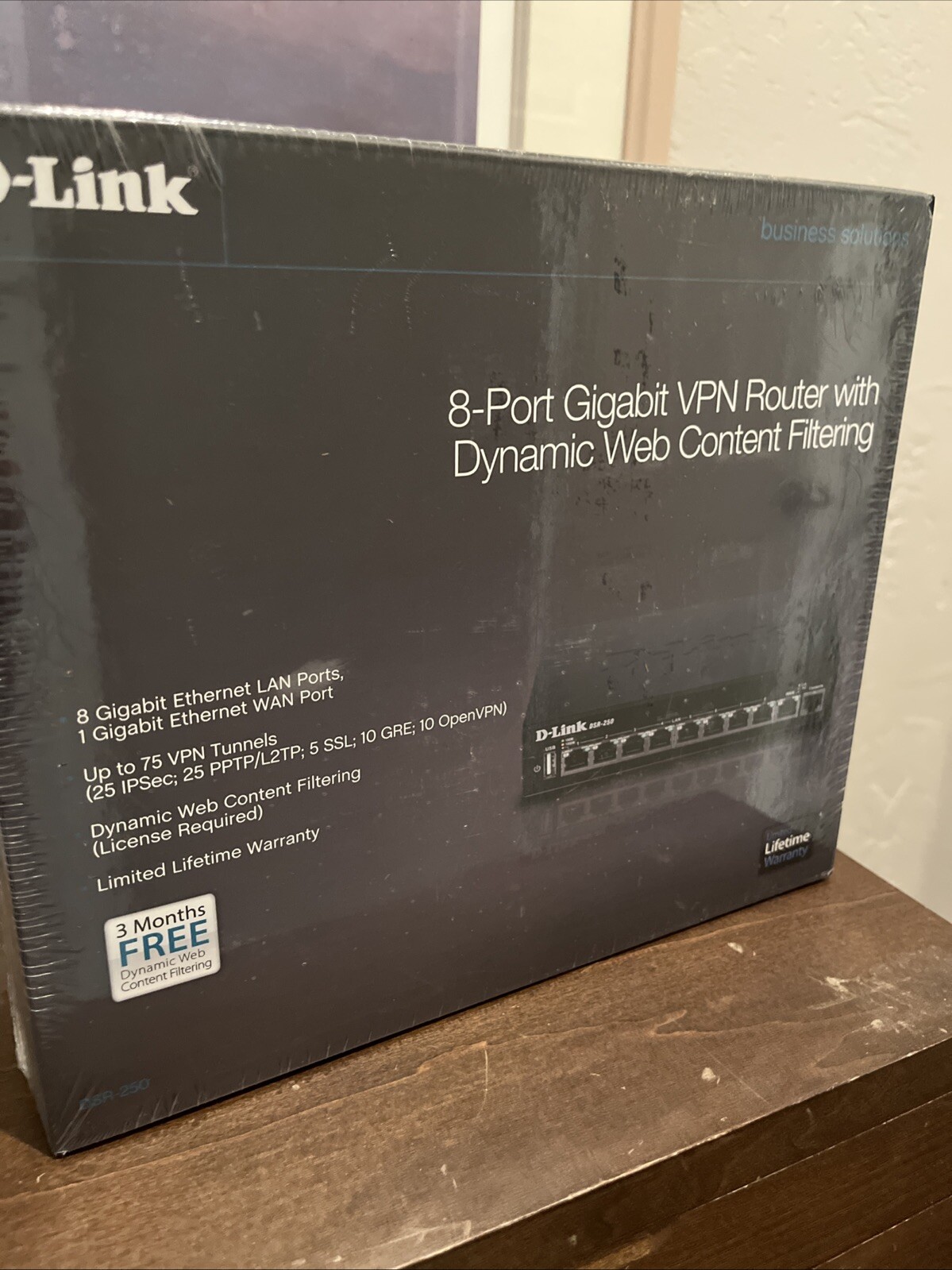 New D-Link DSR-250 8-port Gigabit SSL VPN Unified Services Router