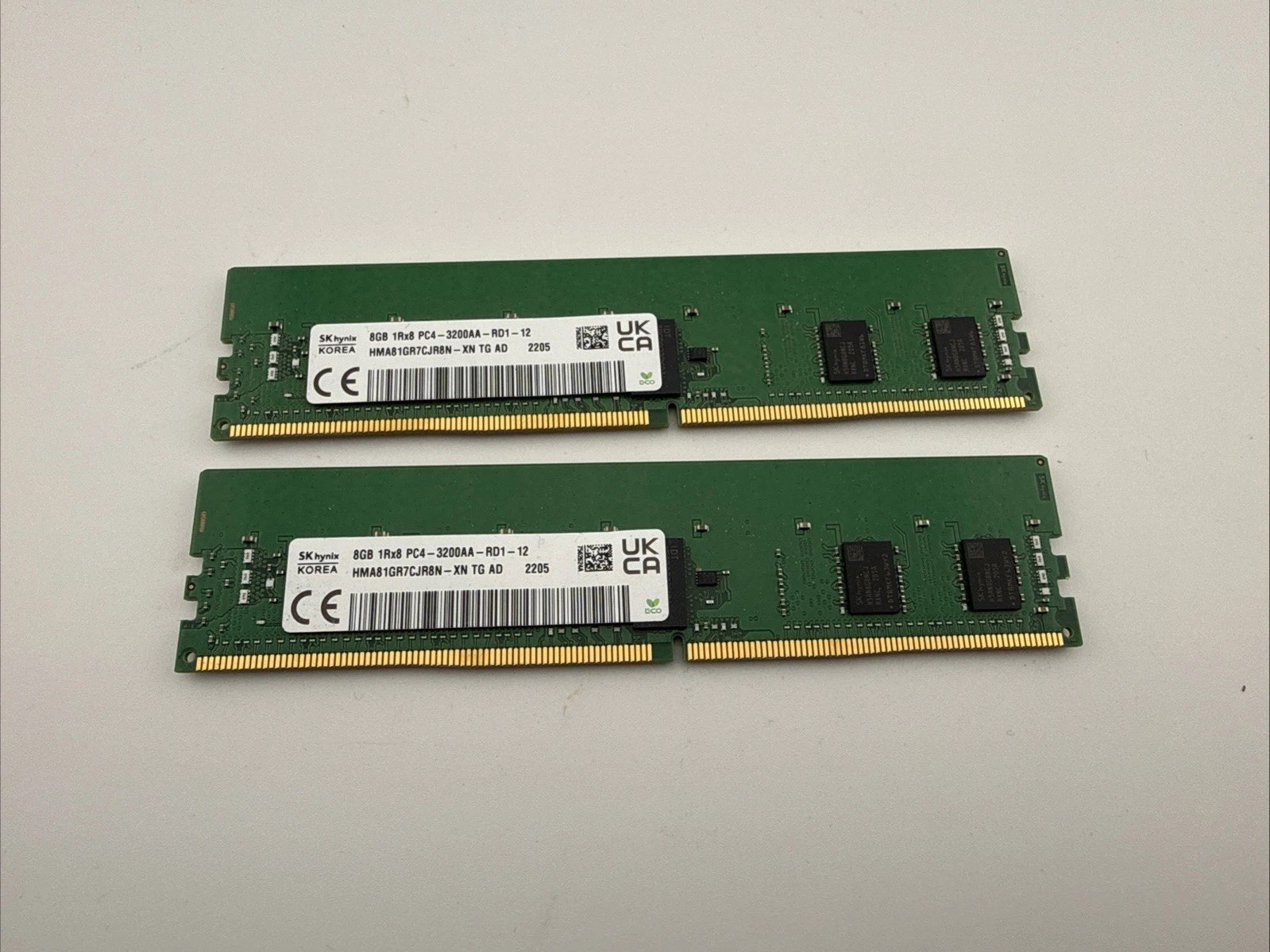 SK Hynix 16GB 2Rx8 PC4-3200AA DDR4 PC UDIMM Memory RAM, HMA82GU6CJR8N-XN