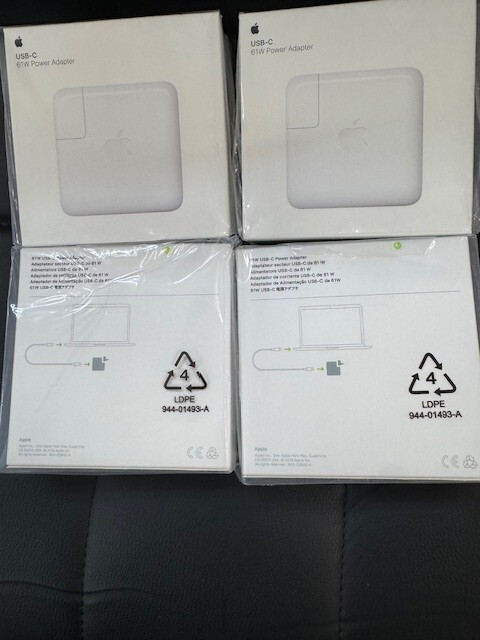 New Sealed Apple 61W USB C Power Adapter MRW22LL/A GENUINE A1947