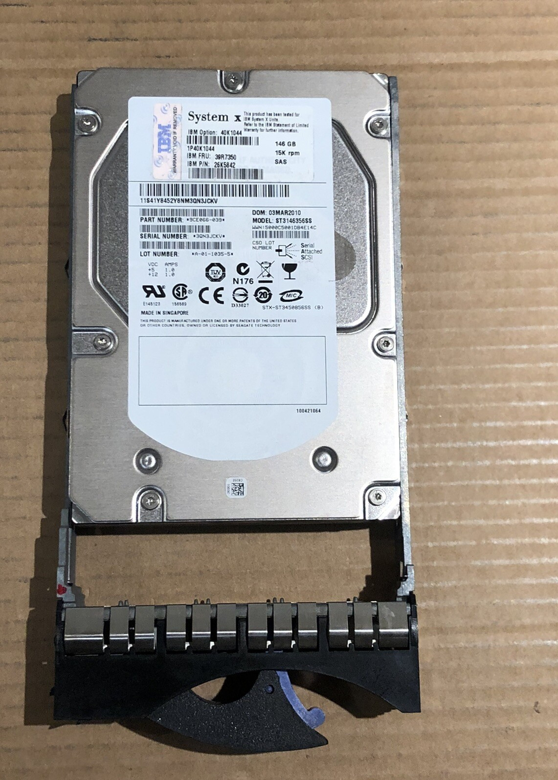 IBM SystemX 146GB 15k 3.5 LFF SAS HDD Hard Drive with tray 3.5in
