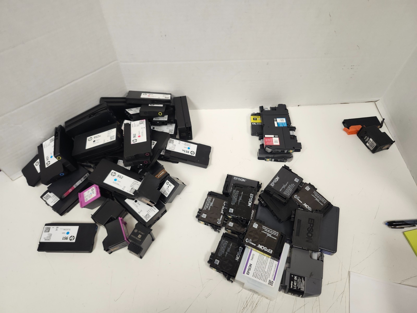 Lot of 58 Name Brand Ink Cartridges *FOR PARTS*