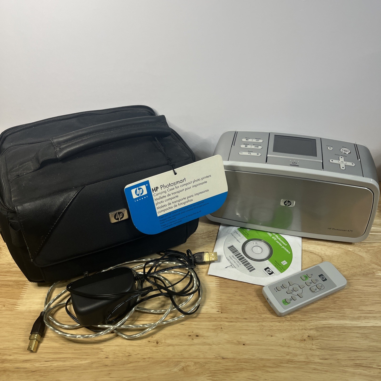 HP Photosmart 475 Compact Photo Printer with Chord, Remote, Carry Case. Untested