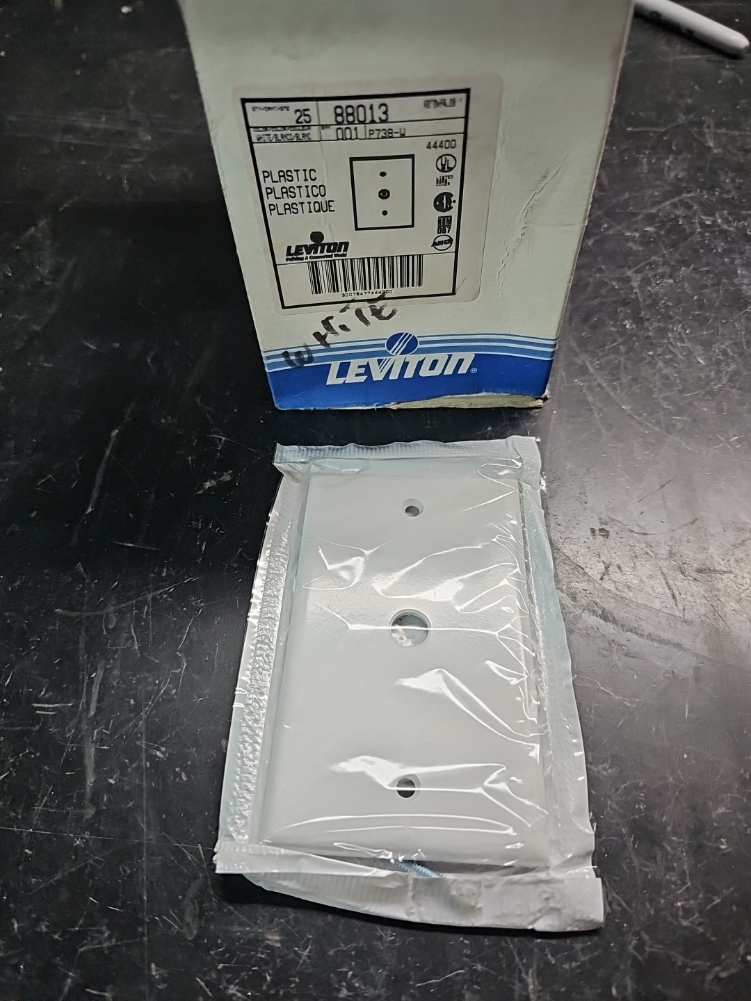 Qty 25 Leviton 88013 1-Gang Cable Coax Wall Plates 0.406” Hole White ~Surplus~