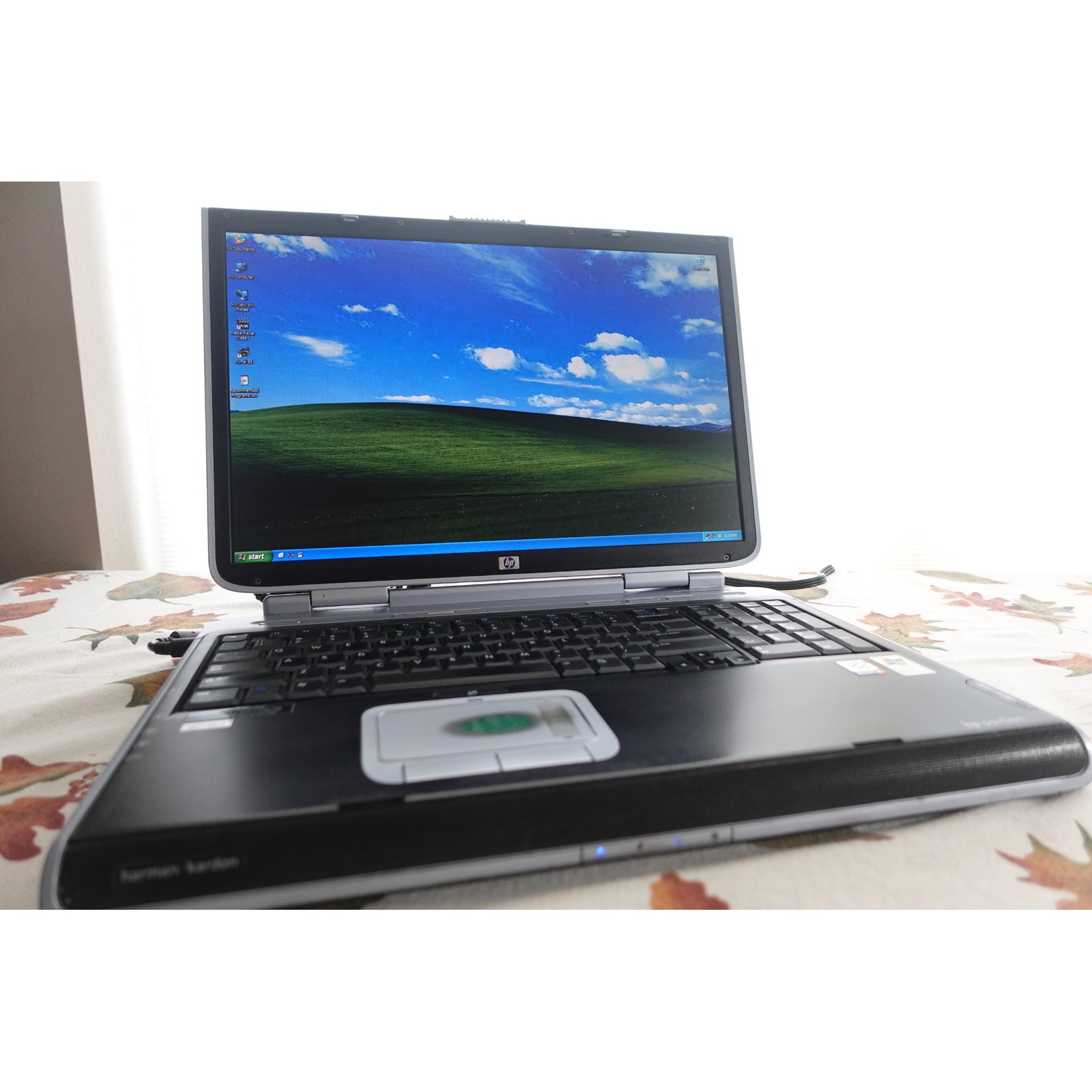 HP Pavilion ZD7000 17in Intel P4 3GHz 512mb 40GB Win XP Retro Gaming HP Charger