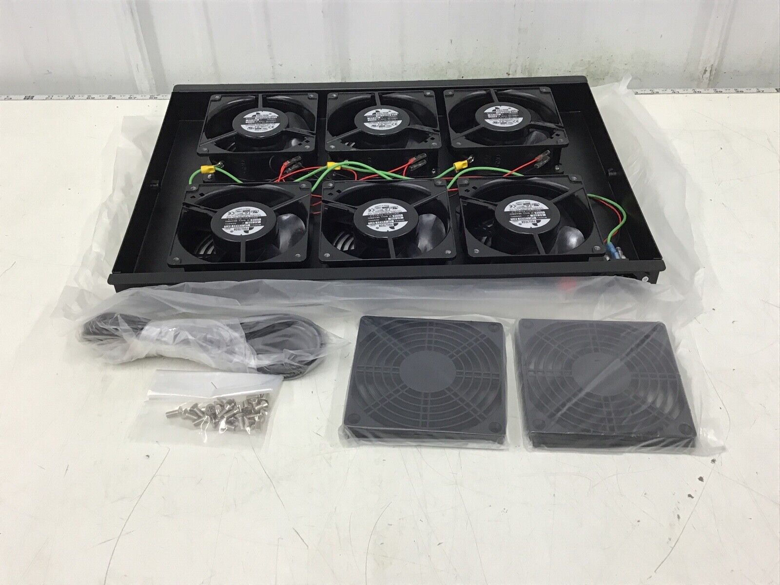 BLACK BOX - 6-Fan Unit for Select Server Cabinets RM2415
