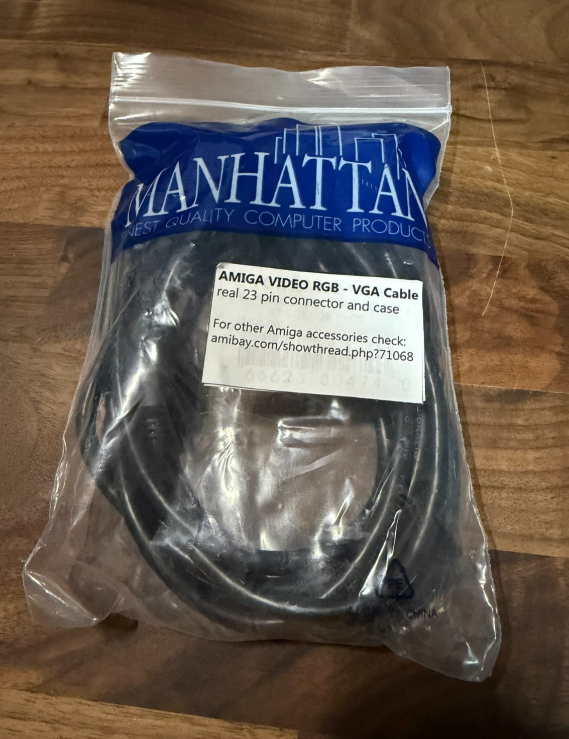 ** Amiga Video RGB to VGA Cabine 23-Pin to 15-Pin