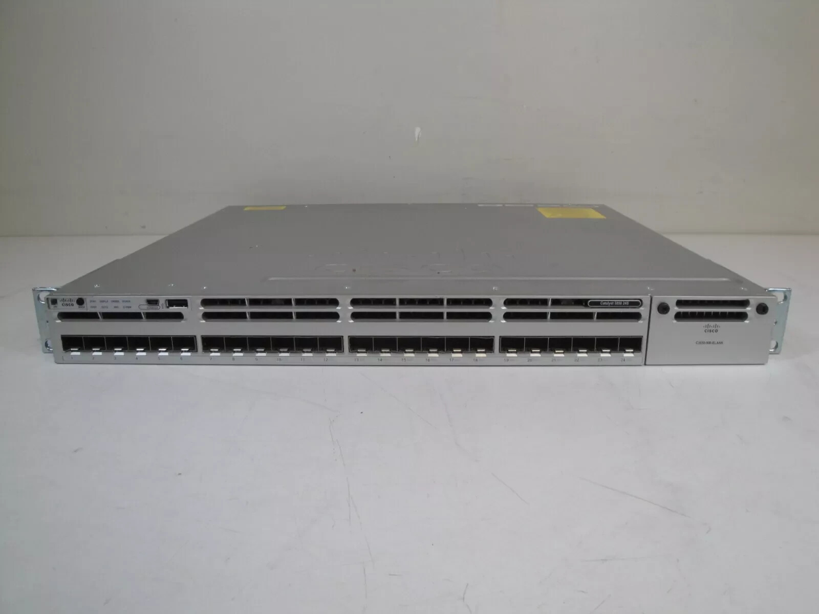Cisco WS-C3850-24S-E 24-Ports 1G Gigabit SFP Switch IPSERVICES + Dual P/S
