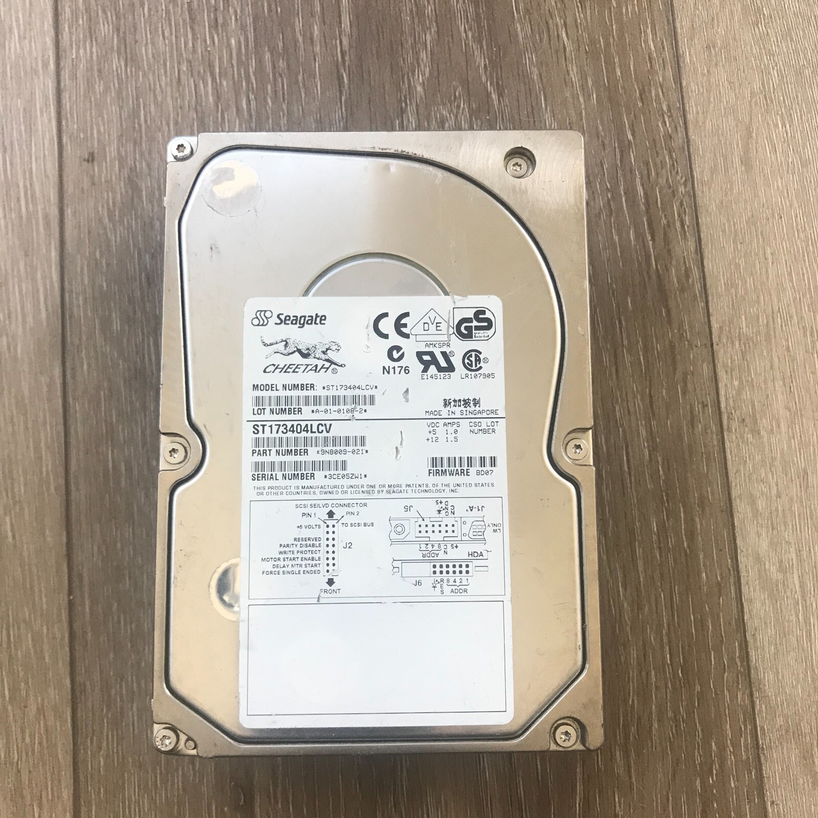 Seagate Cheetah ST173404LCV 10K RPM 80-Pin 73GB Ultra-SCSI Hard Disk Drive