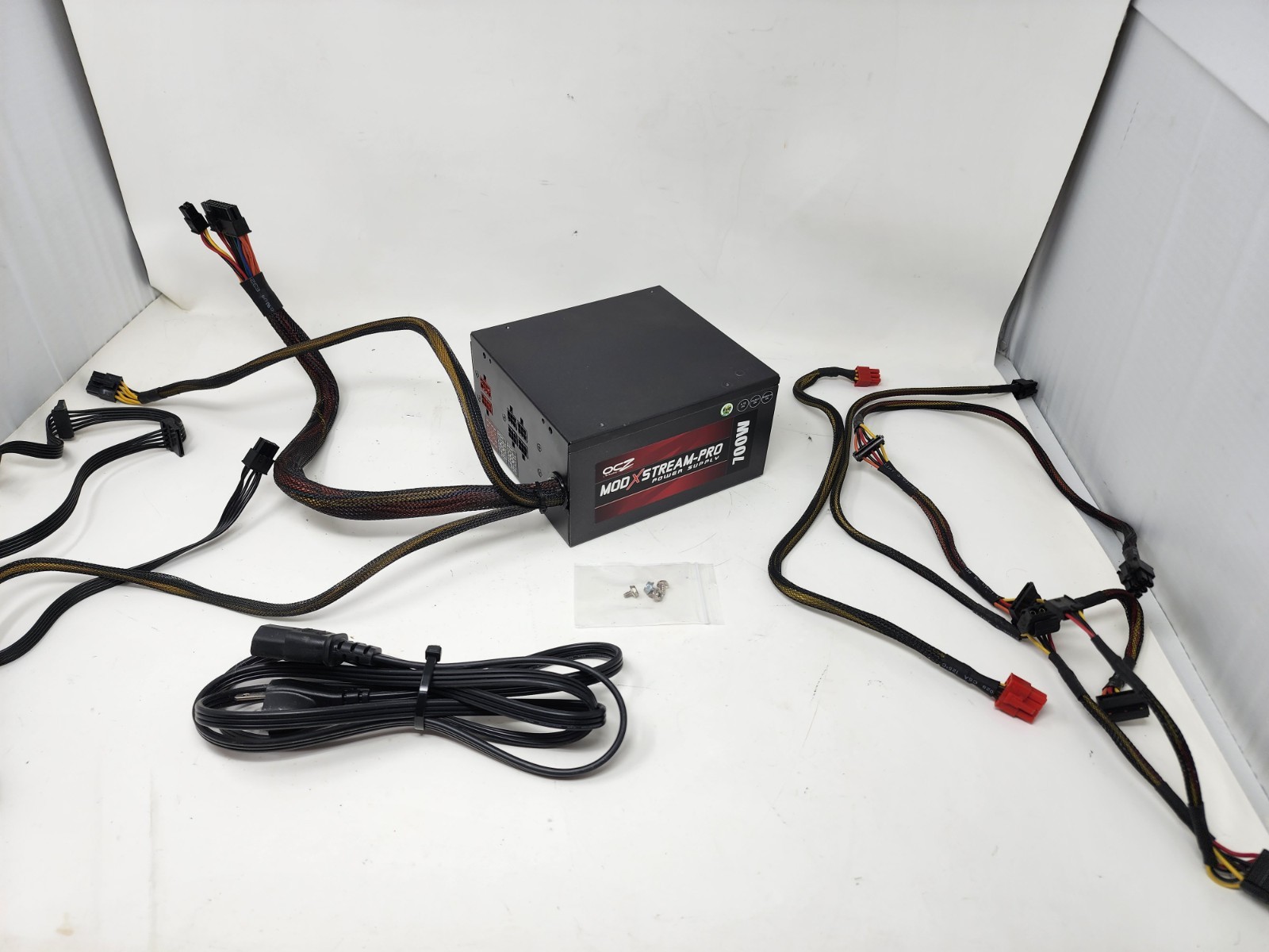 OCZ MOD X STREAM-PRO 700W 80 Plus Semi Modular ATX Power Supply OCZ700MXSP