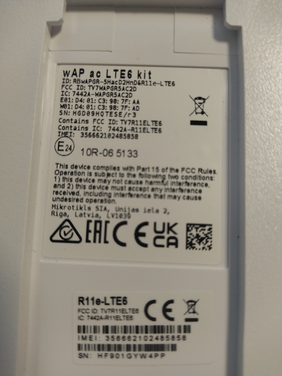 MikroTik WAP series R11e LTE6 PN: RBWAPGR-5HACD2HND + 4G Module + Antenna + POE 