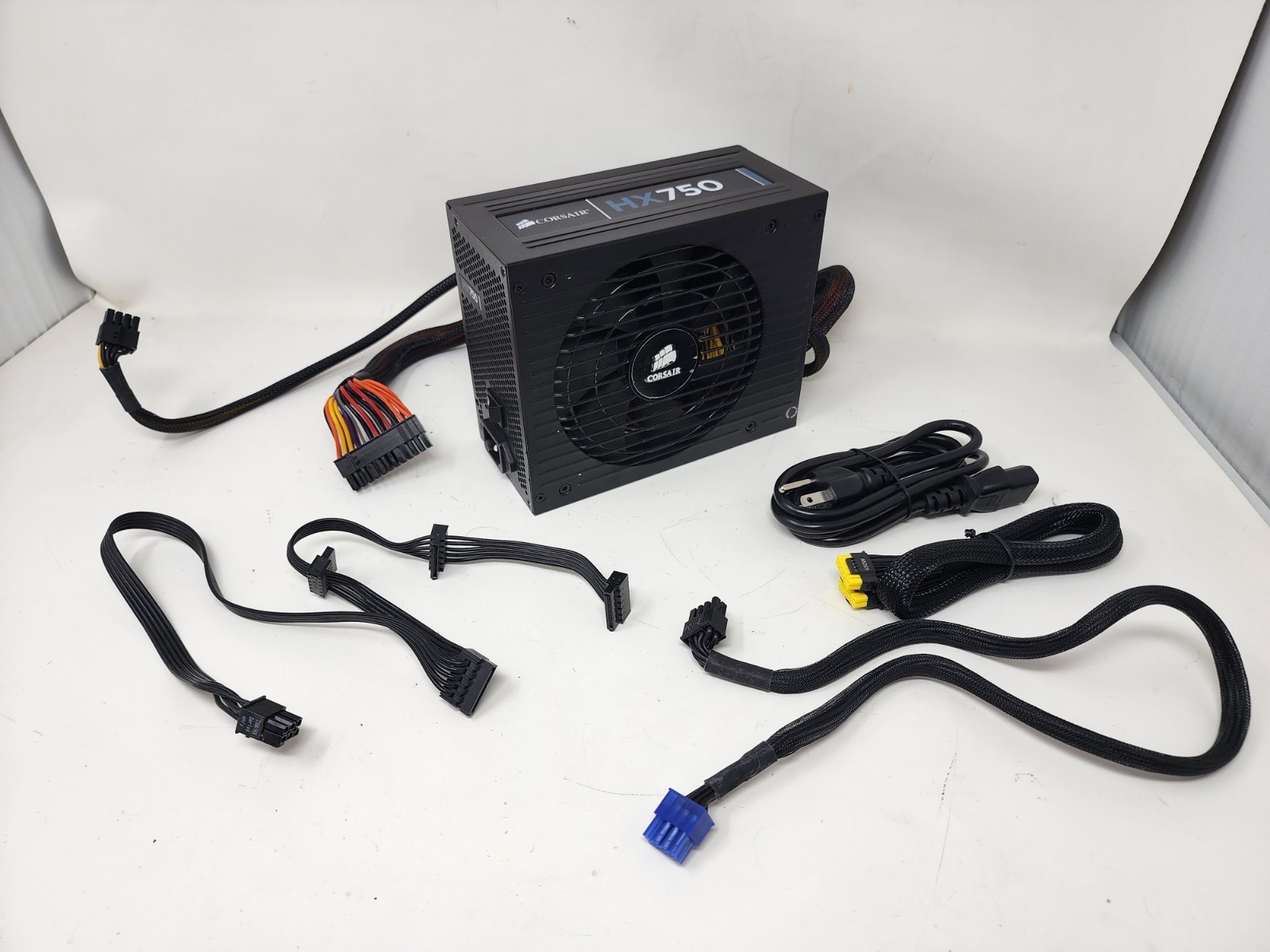 Corsair HX750 High Performance ATX Power Supply, Pro Series Model 75-001218