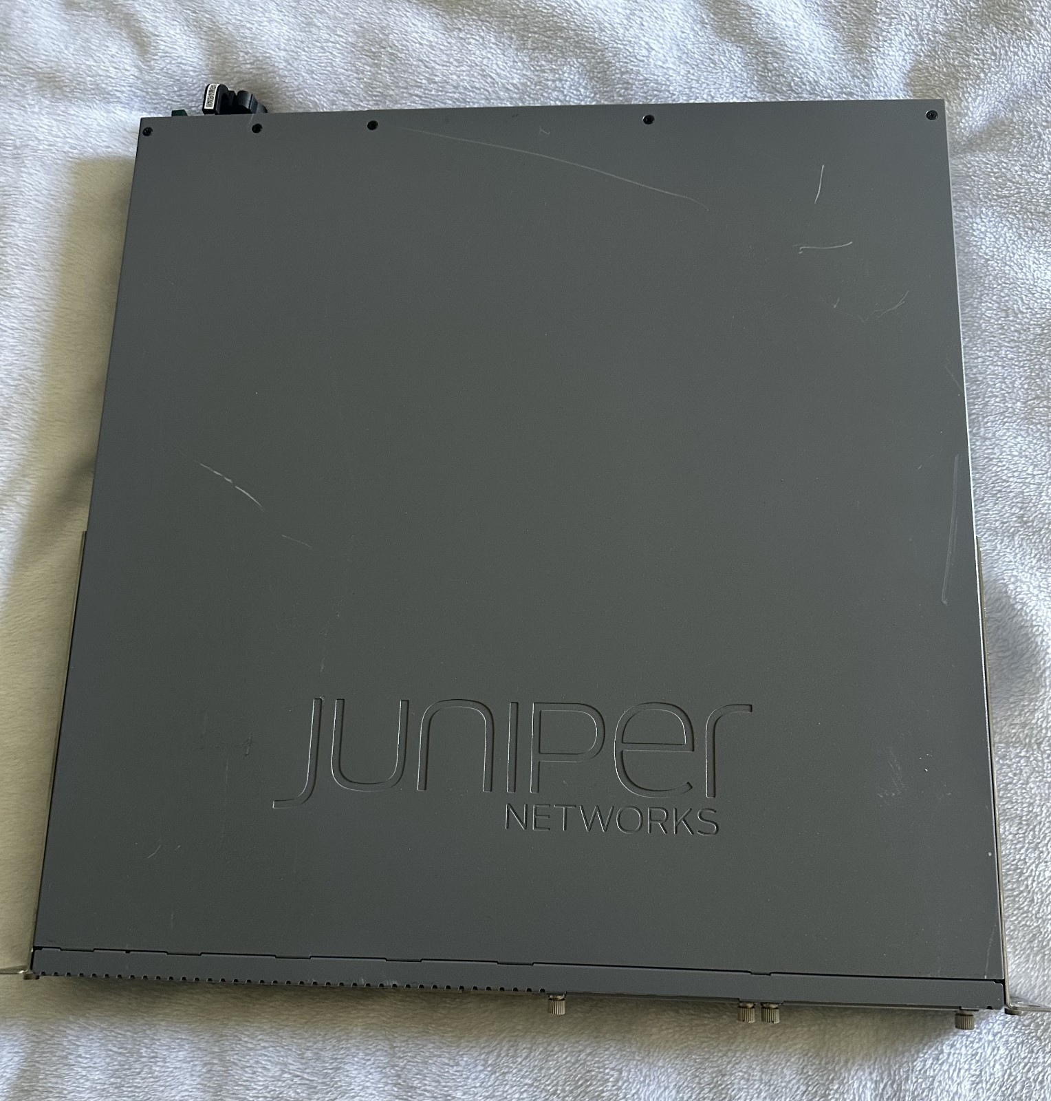 Juniper SRX1500-SYS-JE-AC SRX1500 Services Gateway firewall, with Dual Power.