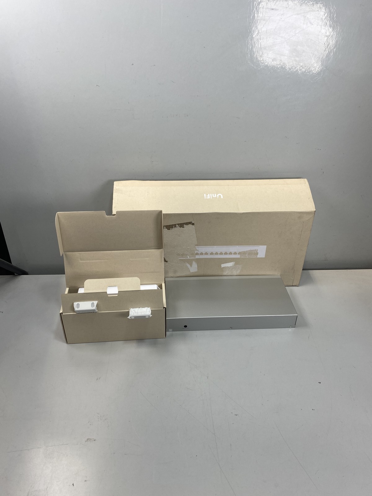 Ubiquiti Pro Max 16 PoE 16-Port 2.5G / 1G Managed Network Switch
