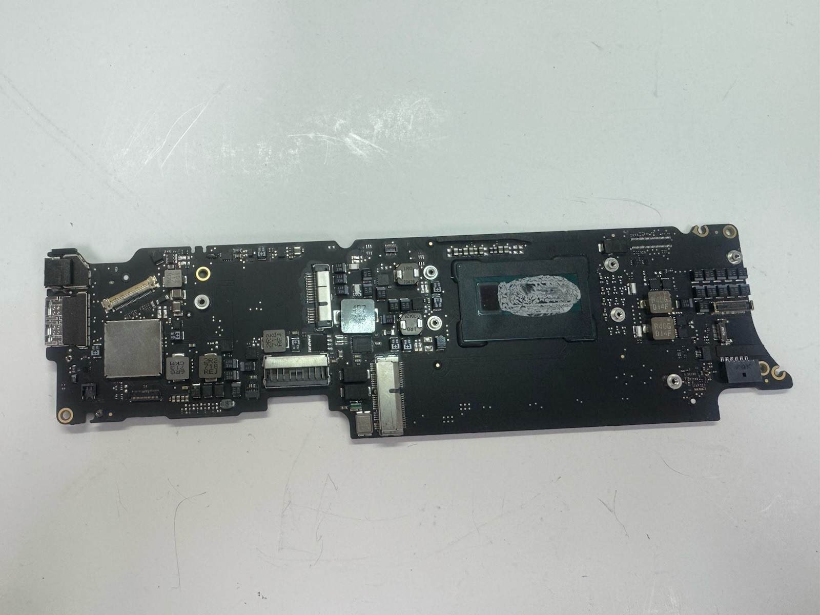 MacBook Air 11  2015 Logic Board i5 1.6Ghz 8GB 820-00164-A For PARTS ONLY READ