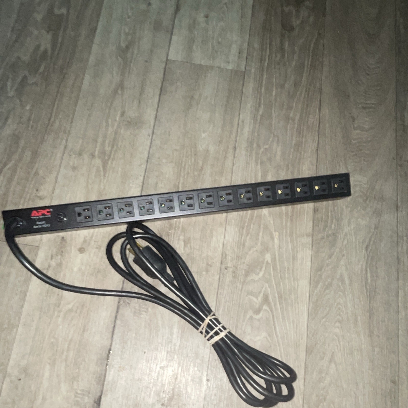APC Basic Rack PDU 1285 14-Outlet 125V 20A 1U NEMA 5-20P Black