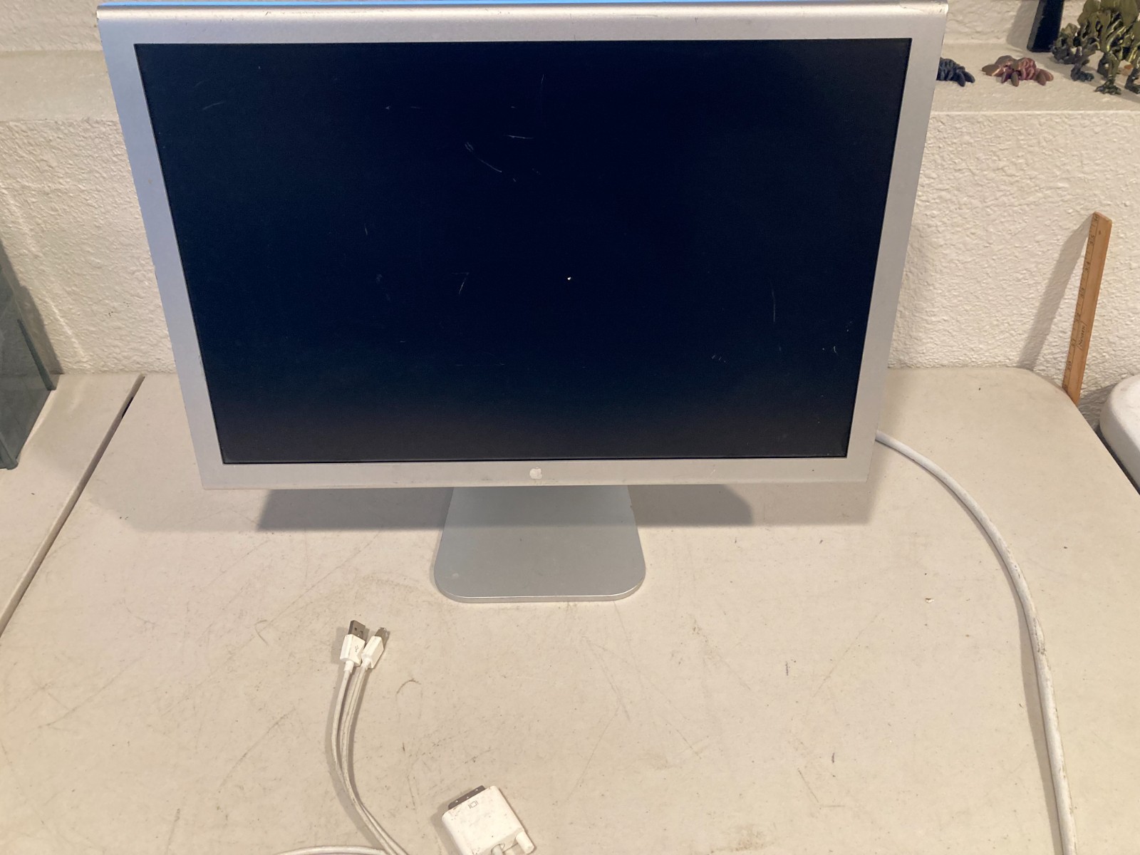 Apple Cinema Display 1920 x 1200 23 Aluminum