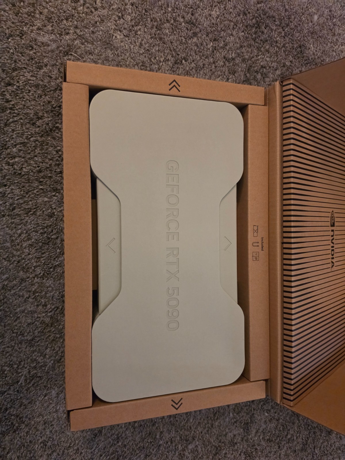 NVIDIA GeForce RTX 5090 FE Founders Edition 32GB GDDR7 AI GPU Graphics Card MINT