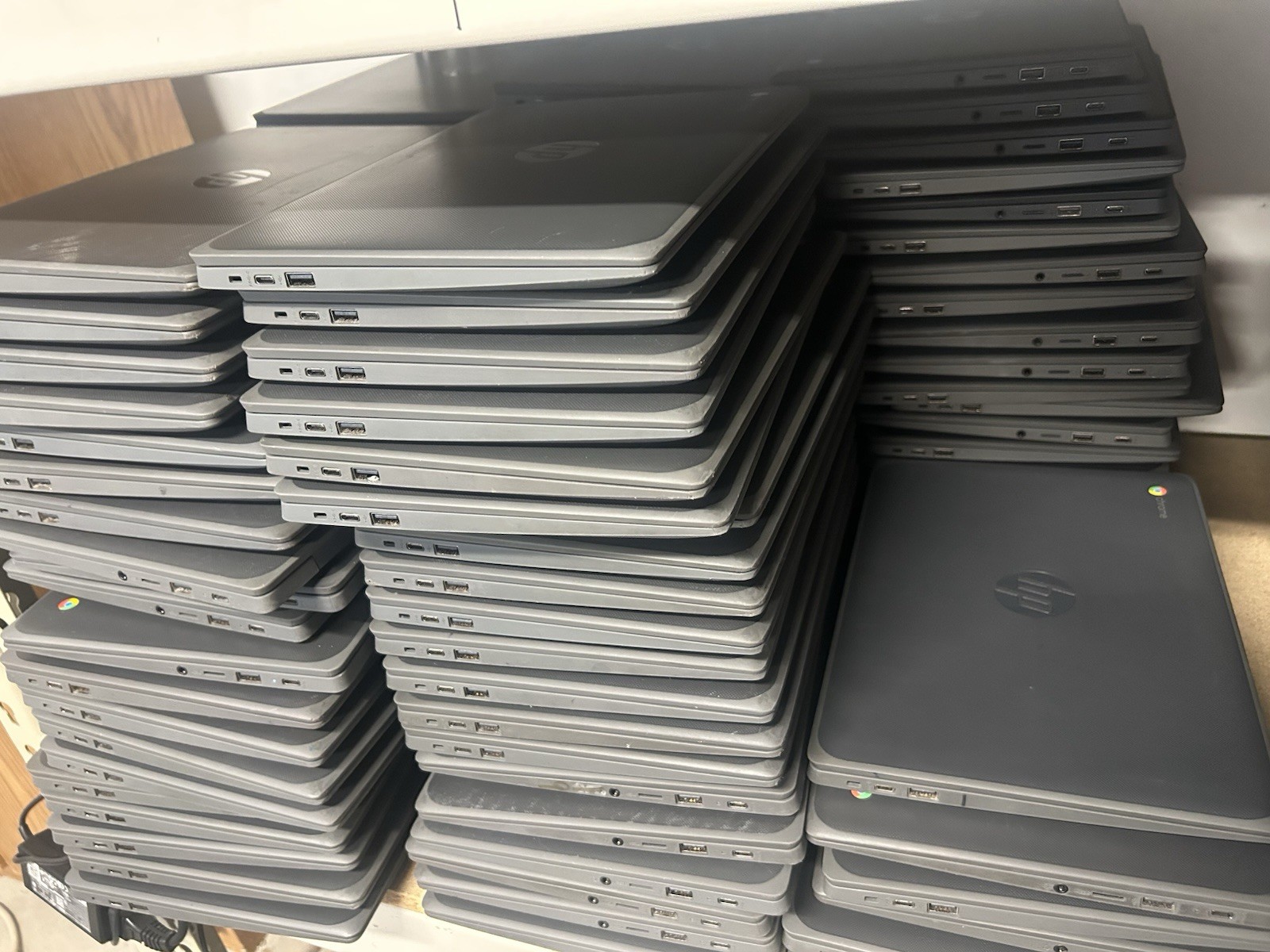 Lot of 10 HP ChromeBook 11A G8 EE AMD A4 4GB RAM 32GB eMMc 11.6" With Chargers