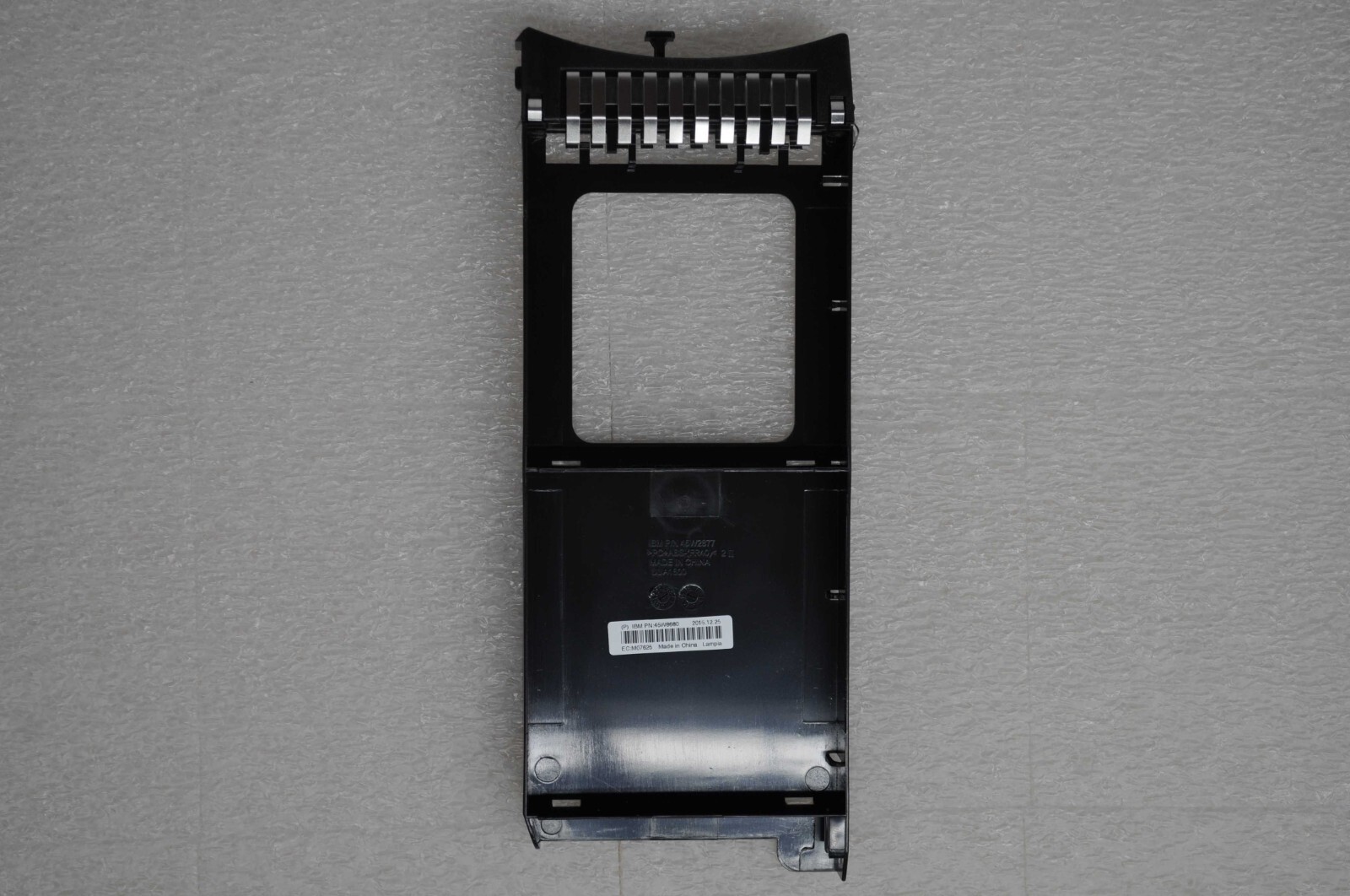 IBM Storwize V3700 Storage 2.5" Bay Filler Tray Grade B 45W8680