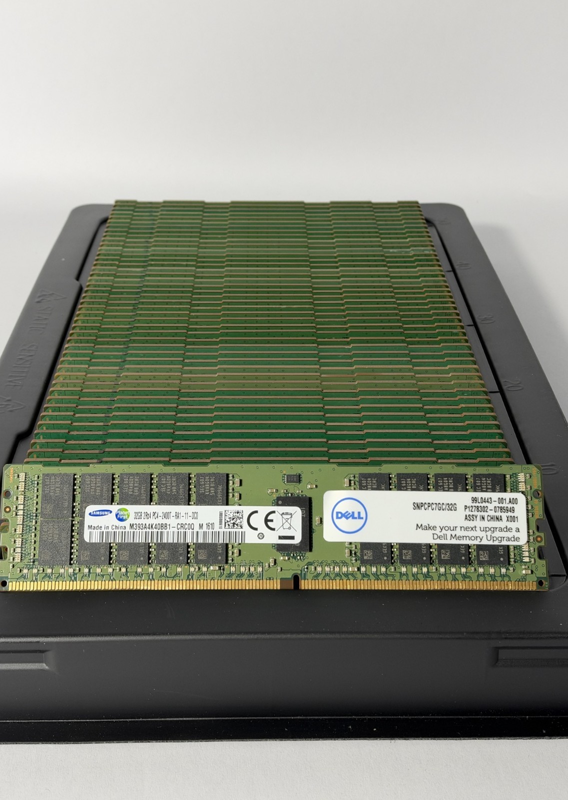 Samsung 32GB DDR4-2400 PC4-19200 ECC RDIMM 2Rx4 M393A4K40BB1-CRC0Q SNPCPC7GC/32G