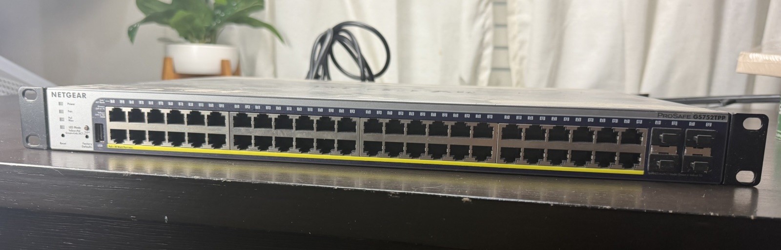 Netgear ProSafe GS752TPP 48-Port Gigabit Ethernet