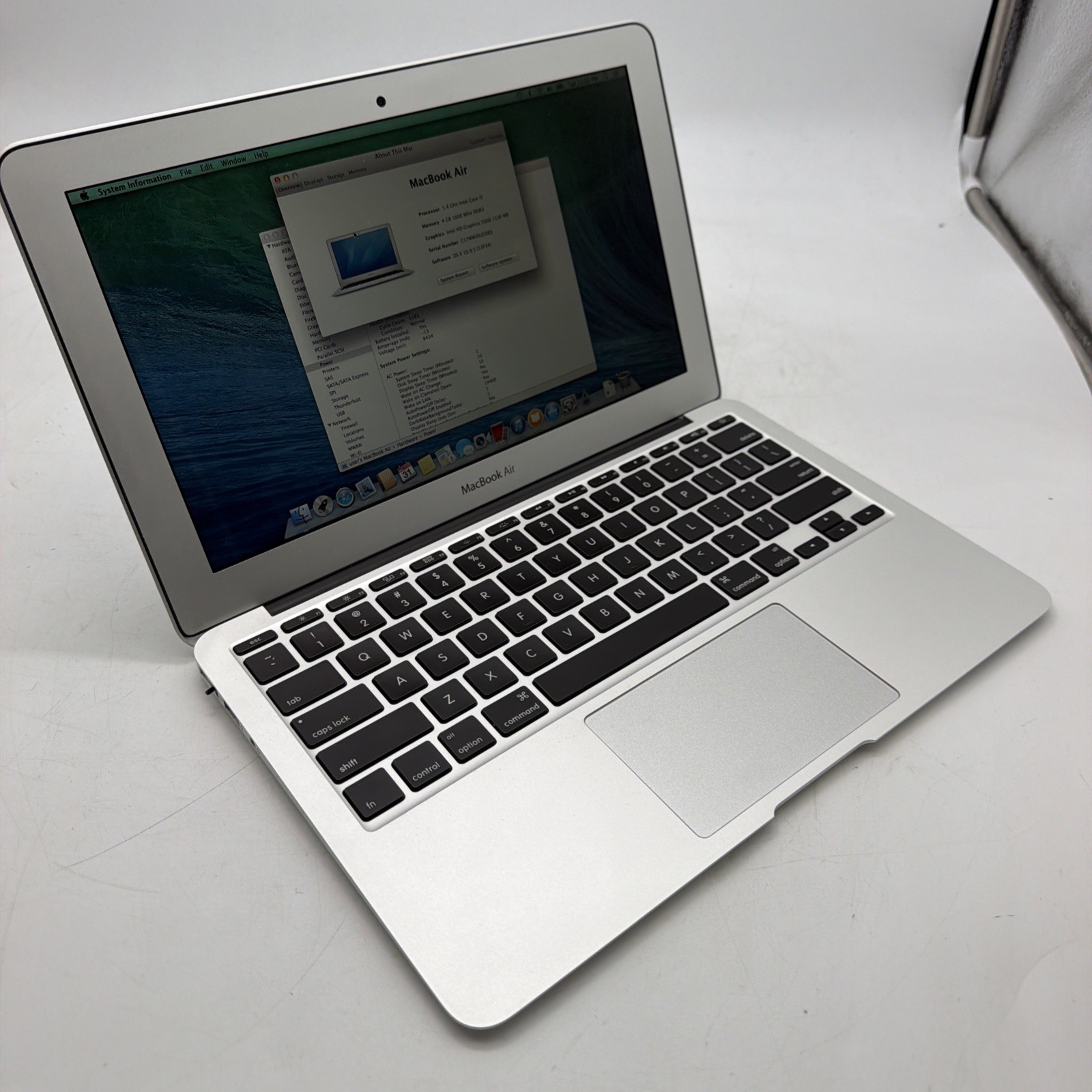 Apple MacBook Air A1465 13" 2014 i5-4260U@1.4Ghz 4GB RAM 120GB-No Adapter-READ