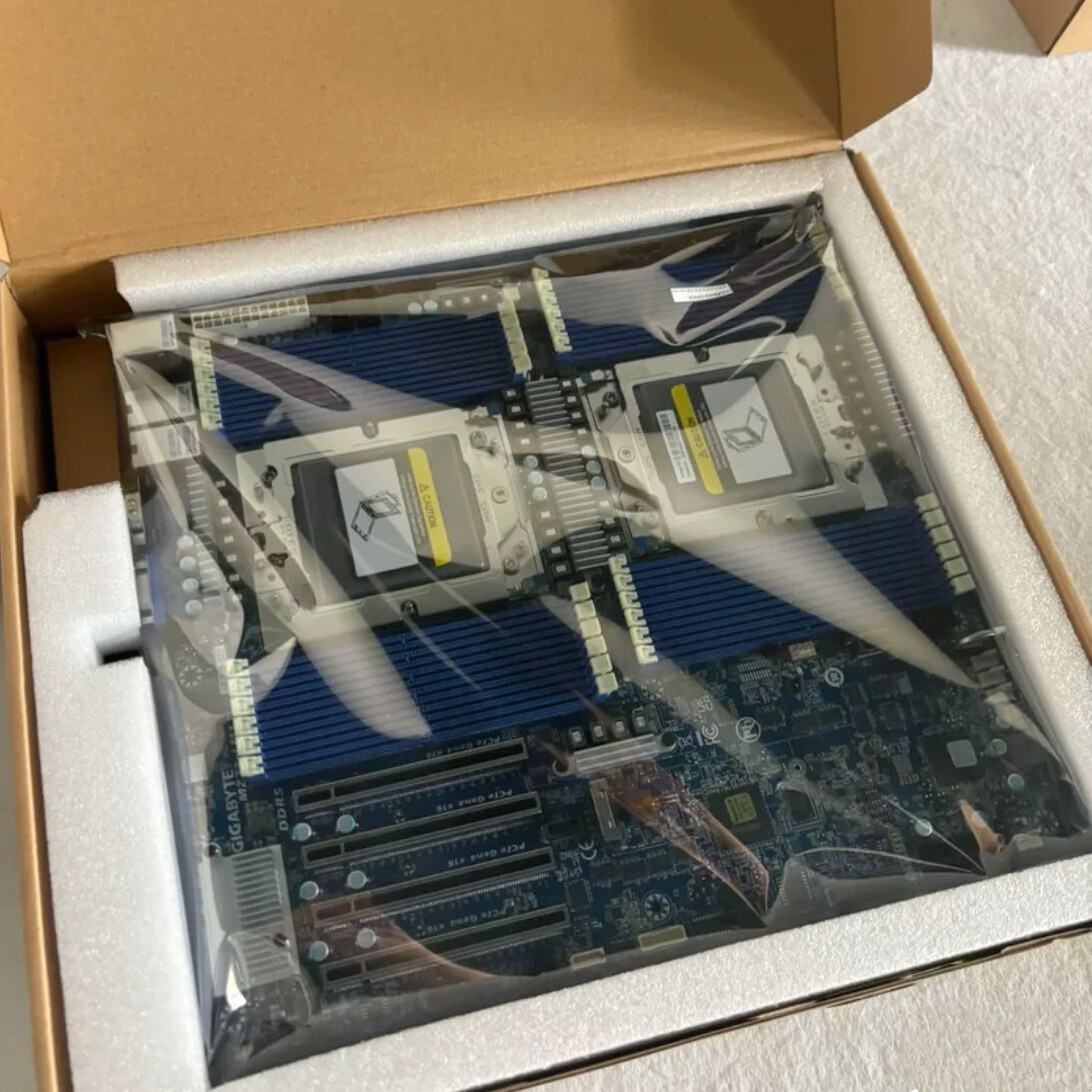 Gigabyte MZ73-LM1 (Rev. 3.x)AMD EPYC 9005 DP Server Board E-ATX MB 9575f 400w