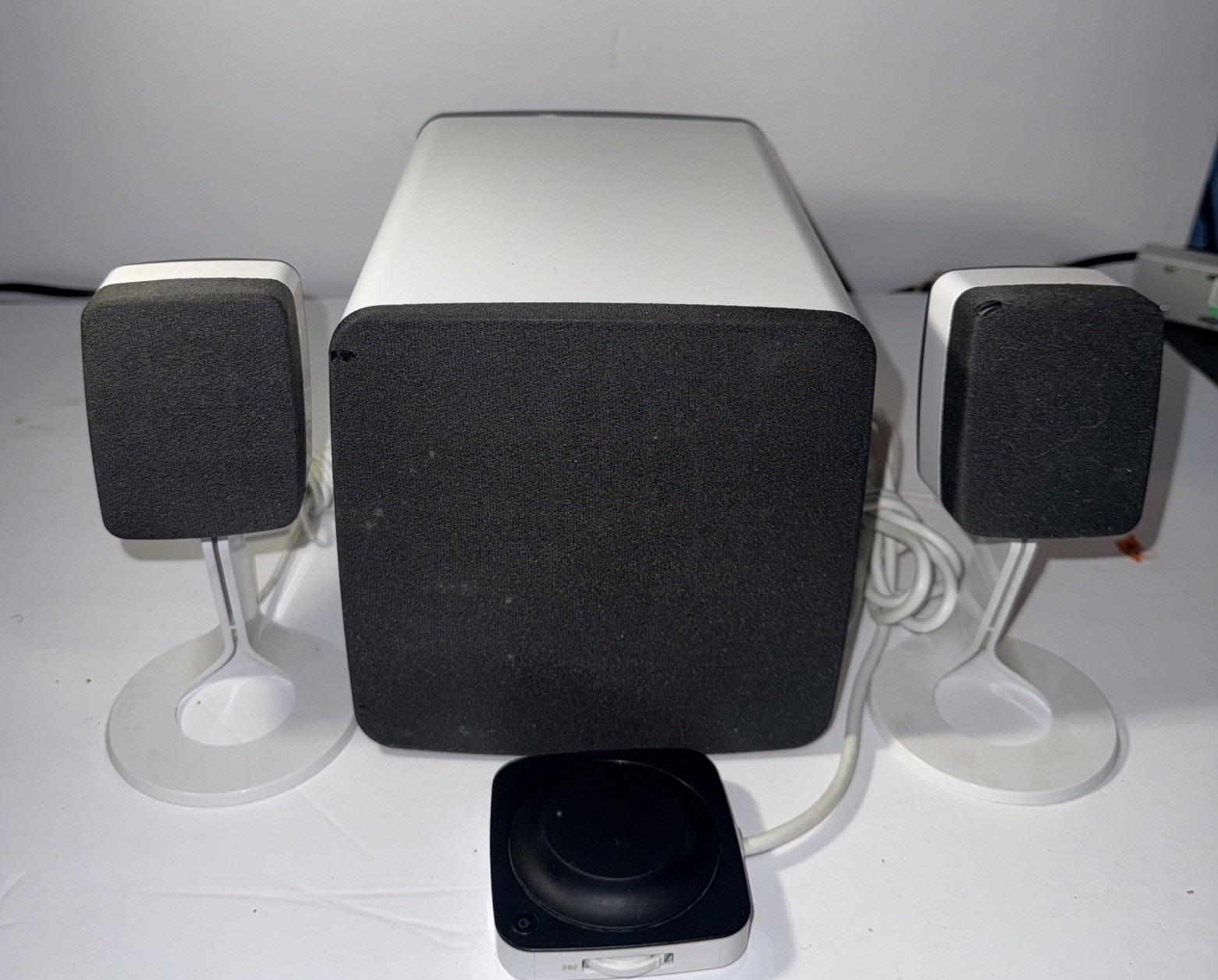 Dell AY410 2.1 Computer Speakers + Subwoofer Satellites + Volume Control Pod 4pc