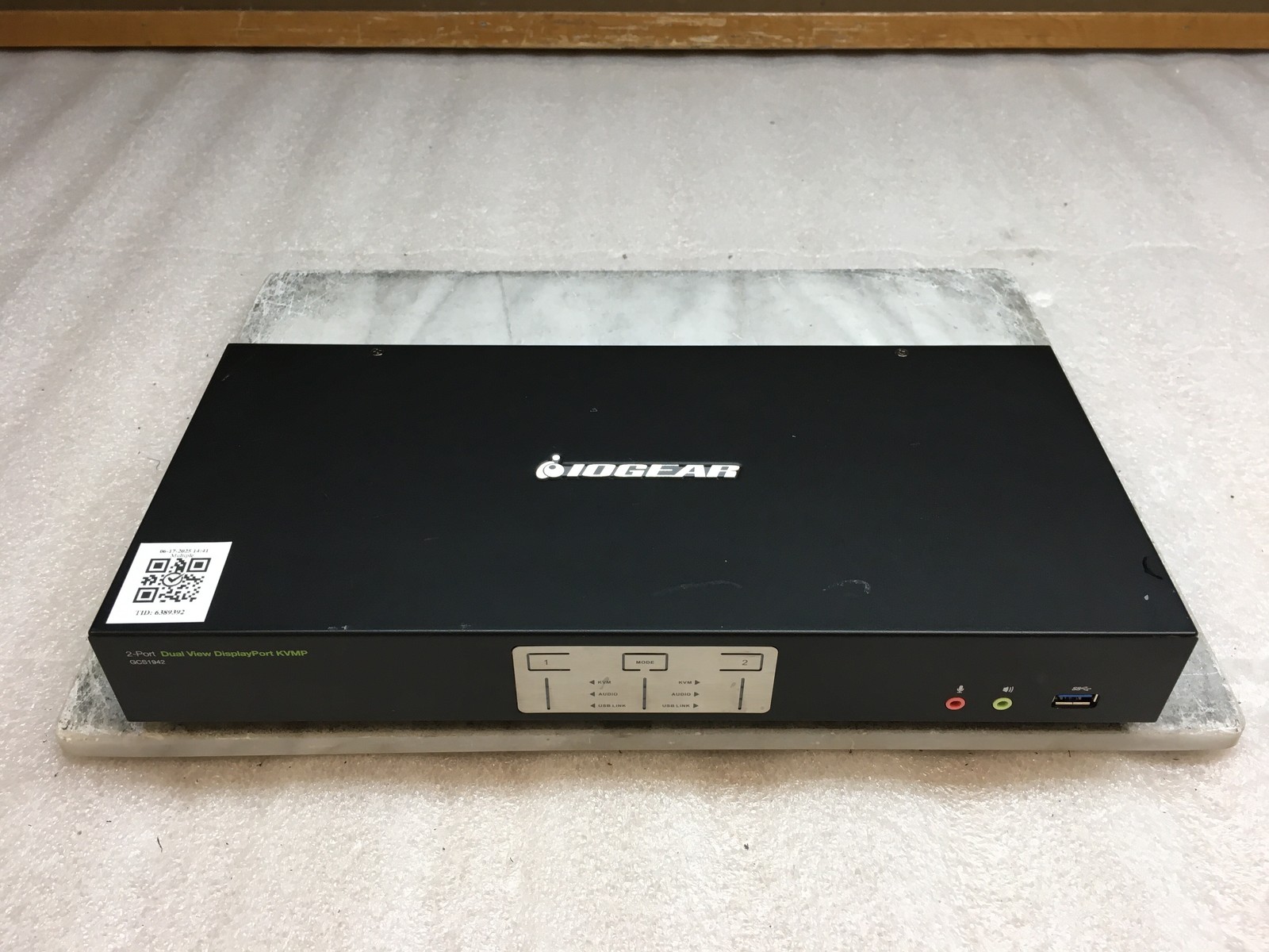 Iogear GCS1942 2-Port 4K Dual View Display Port KVM Switch Box No AC Adapter