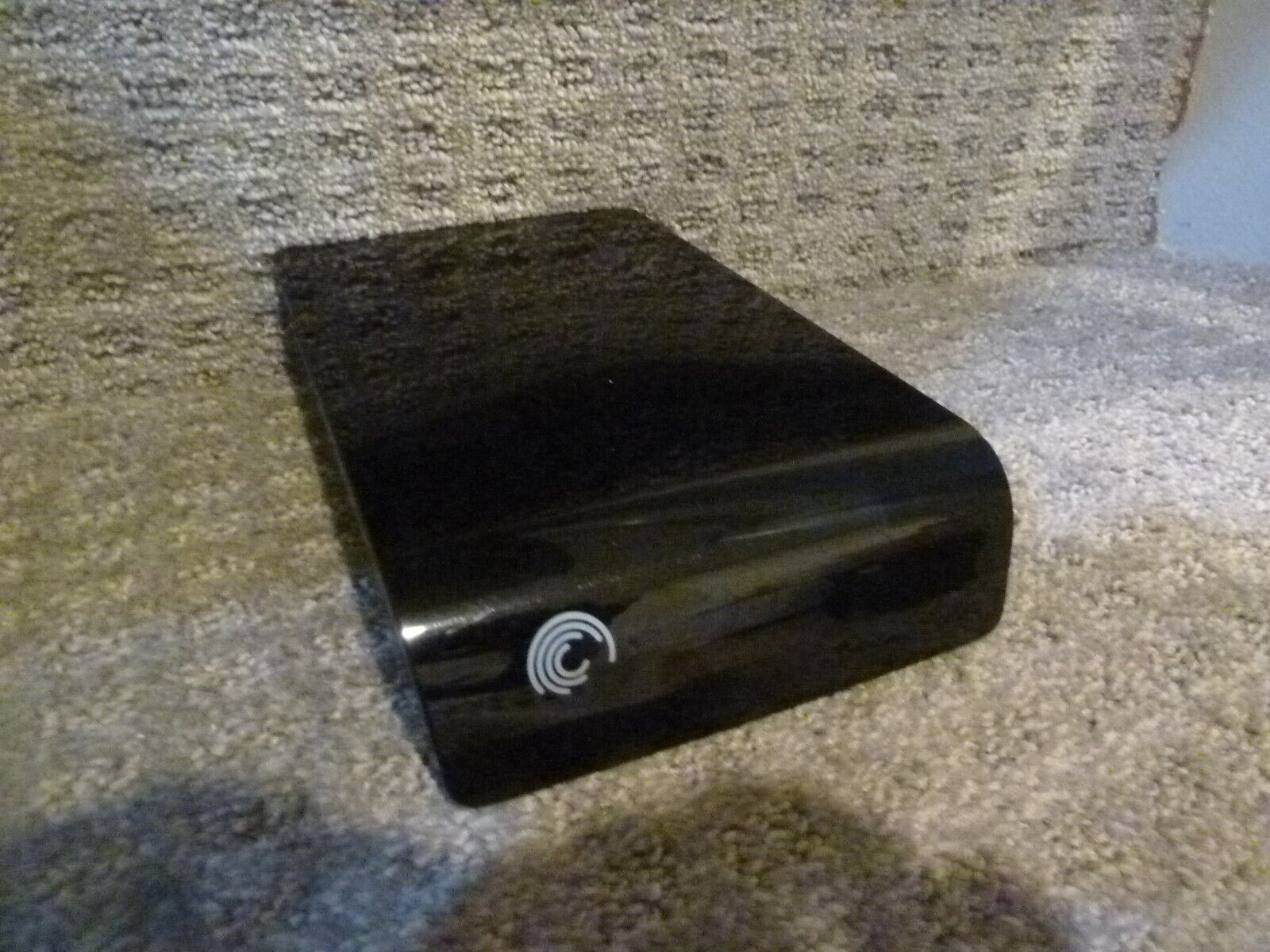 Seagate 1TB Portable External Portable Drive USB powered - 9SF2A4-500