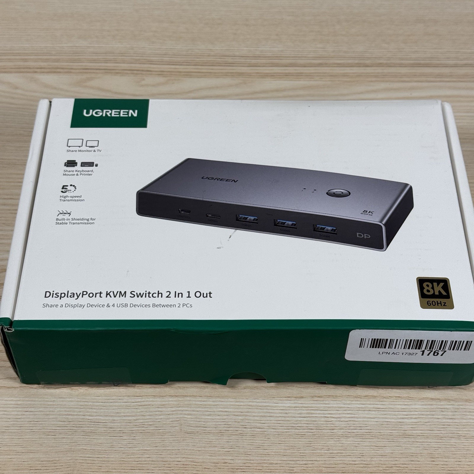 UGREEN CM695 8K Displayport KVM Switch DP 1.4 USB 3.0 USB-C 2 in 1 Out