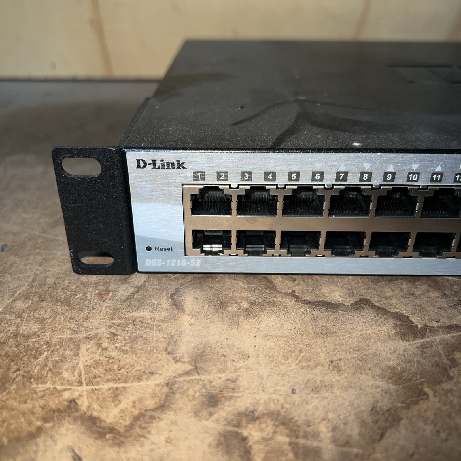 D-Link DGS 1210 52 port network switch (10/100/1000 1Gb)