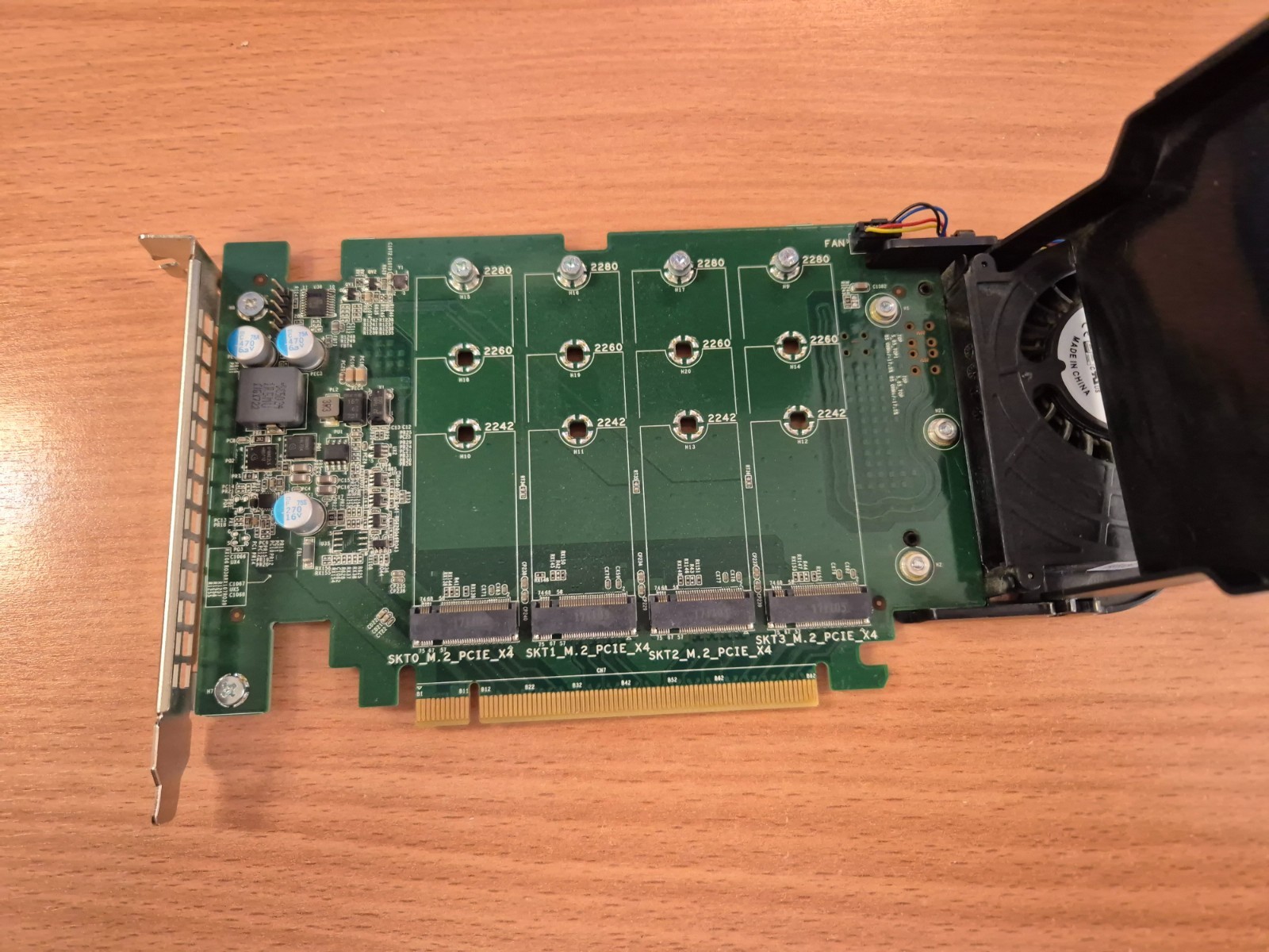 Dell 4x NVMe M.2 06N9RH DPWC400 PCI-e x8 Controller Adapter Card