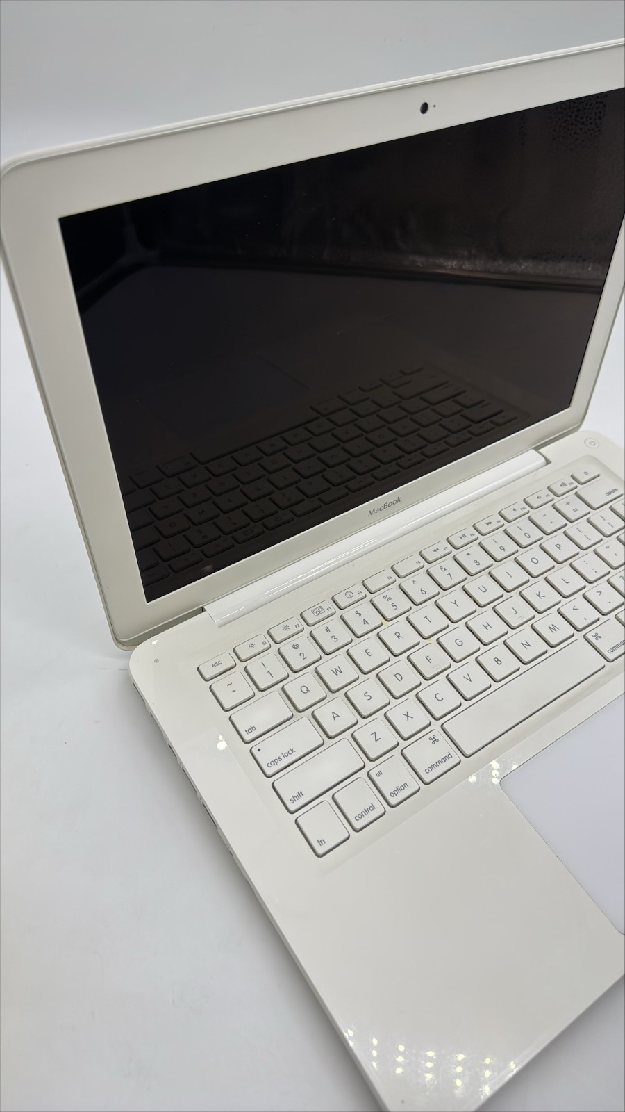 Apple MacBook 13in A1342 Core 2 Duo 2.4GHz Parts Only Unibody