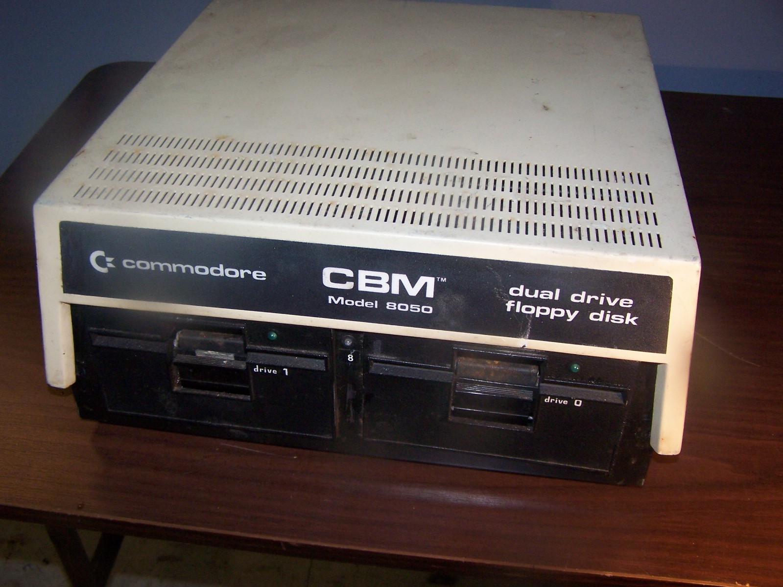 Commodore CBM 8050 Dual Disk Drive - Tested to power on
