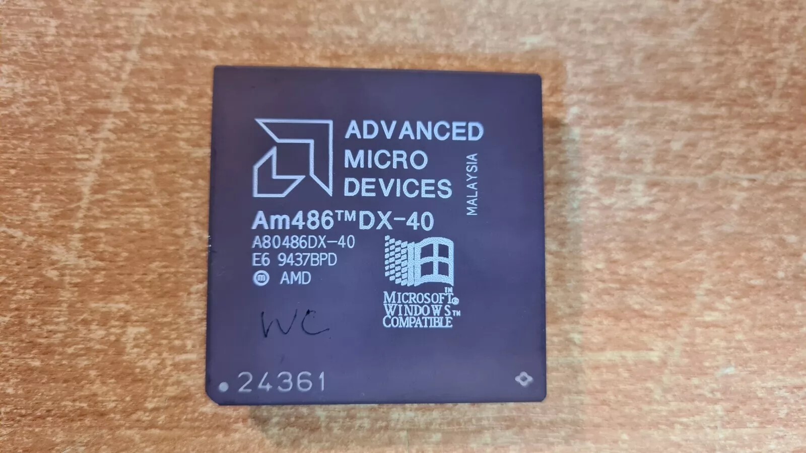 AMD Am486 DX-40 A80486DX-40 E6 9437BPD Vintage Ceramic GOLD Processor 