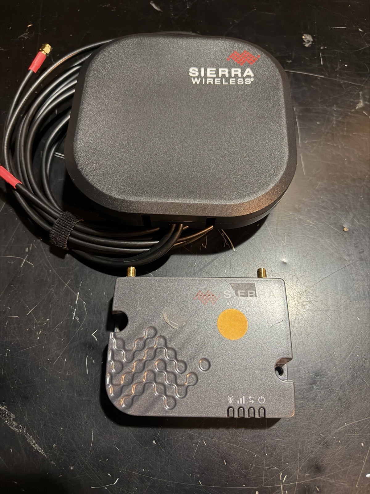 Sierra Wireless AirLink RV50 RV50X 1103052 Cellular Gateway Modem w Antenna