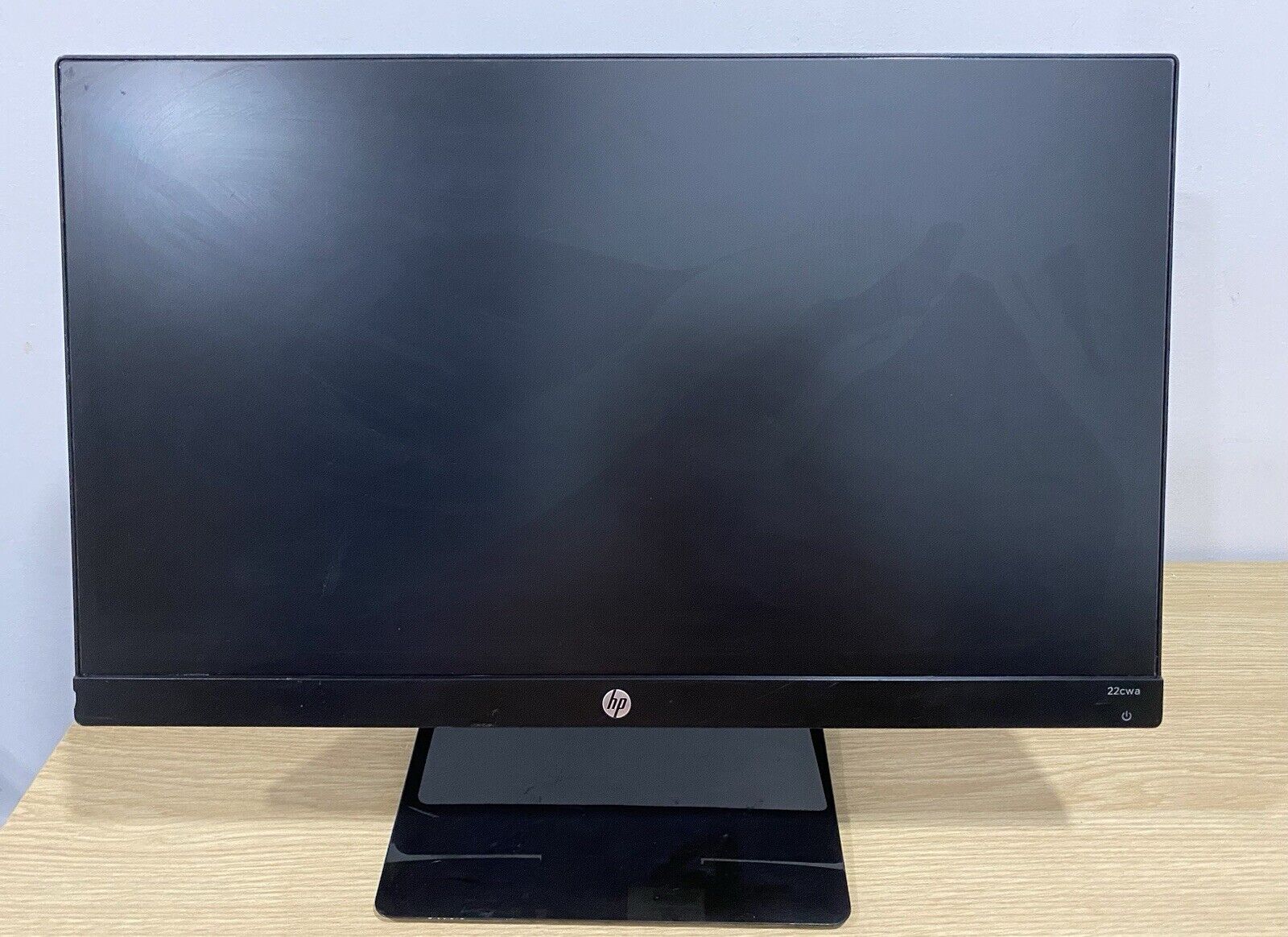 HP 22cwa 21.5-Inch Monitor - Retails $160 - COMES WITH POWER SUPPLY