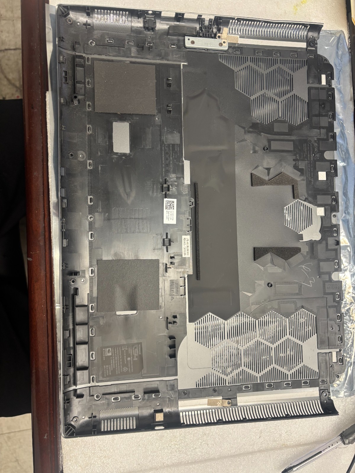 BENT 0408T3 408T3 New Bottom Cover Lower Case for Dell Alienware M18 R1 Laptop
