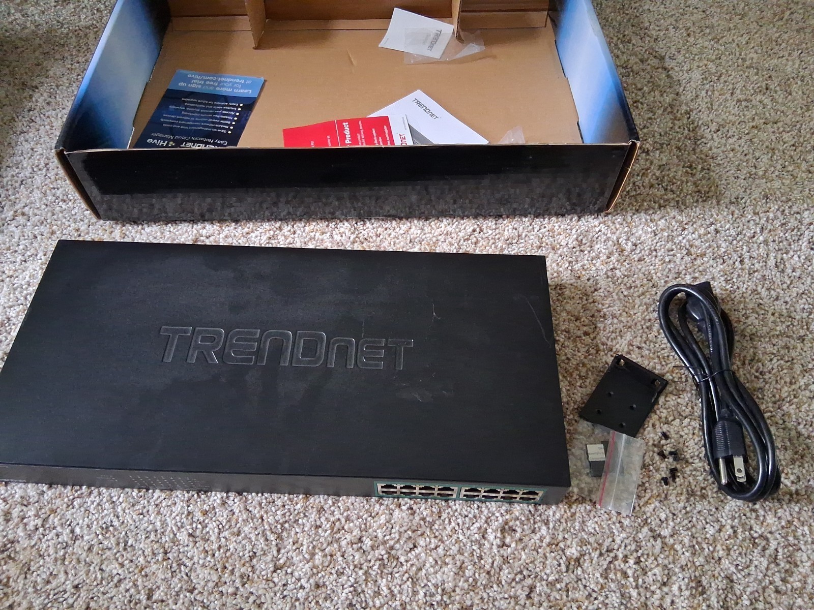 TRENDnet TPE-TG160g 16-Port Gigabit PoE+ Switch