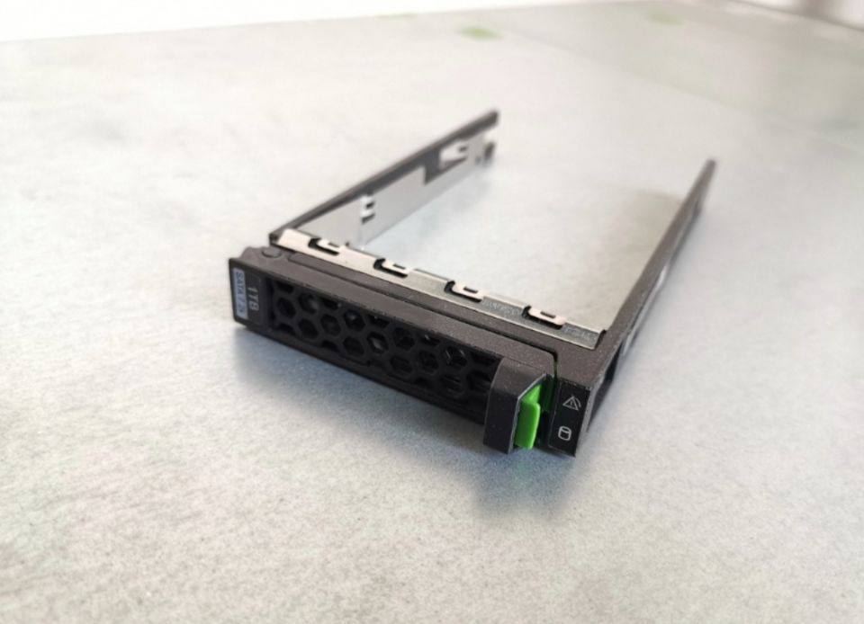 10pcs/lot,A3C40179841 Fujitsu RX2540 RX2530 M1 M2 M3 M4 M5 2.5" HDD tray caddy