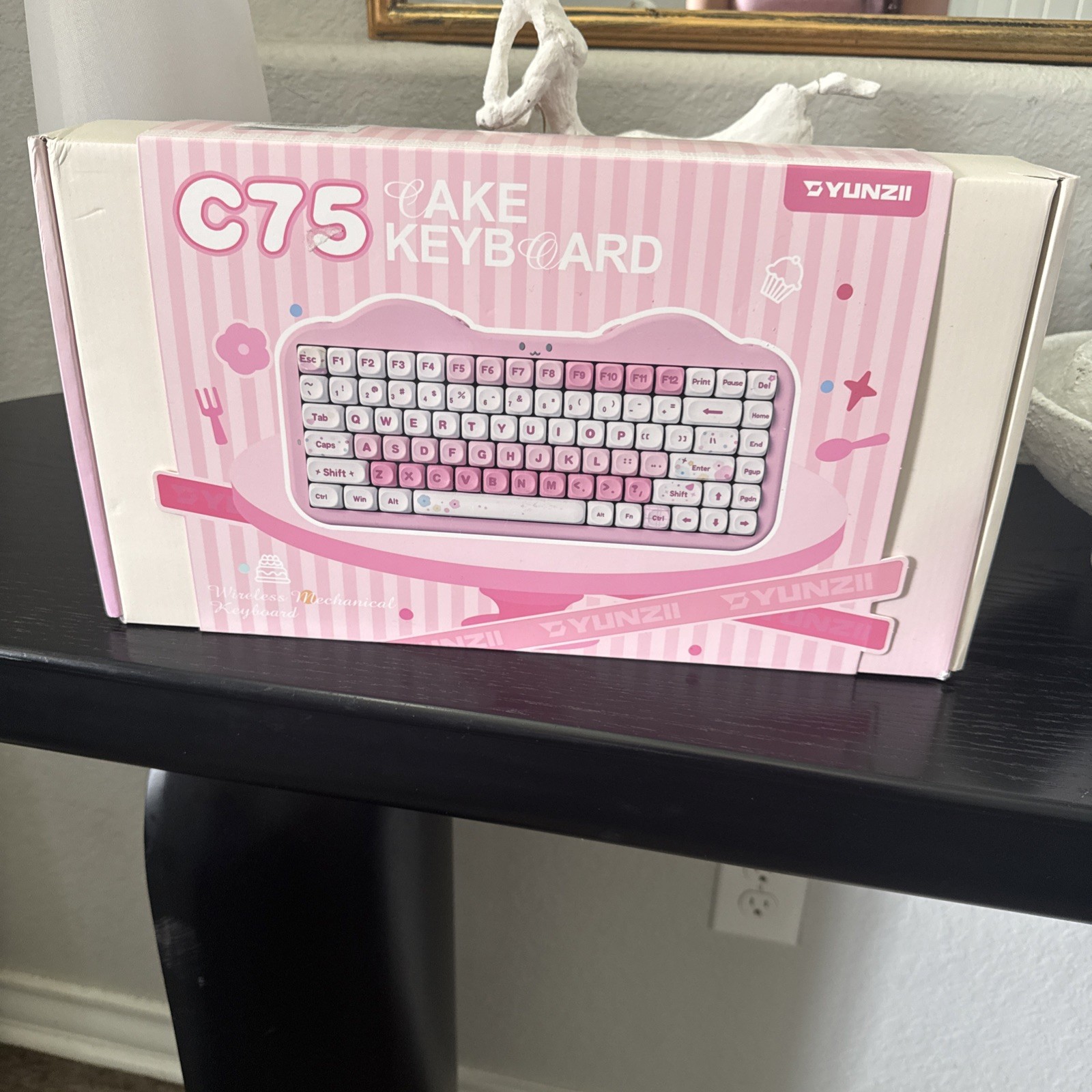 YUNZII C75 Wireless Mechanical Keyboard 75% Layout Candy Switch Pink BRAND NEW 