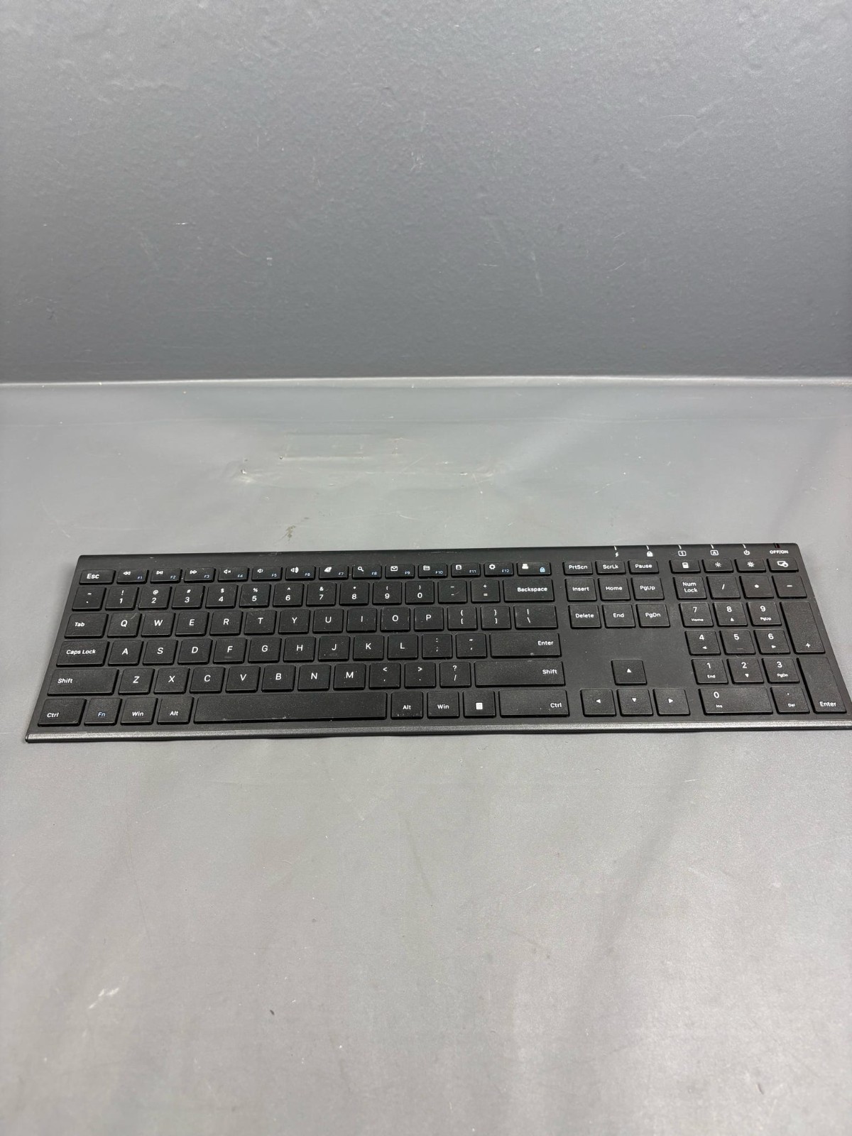 VssoPlor Slim Wireless Keyboard Full Size Rechargeable Ergonomic Silent Black