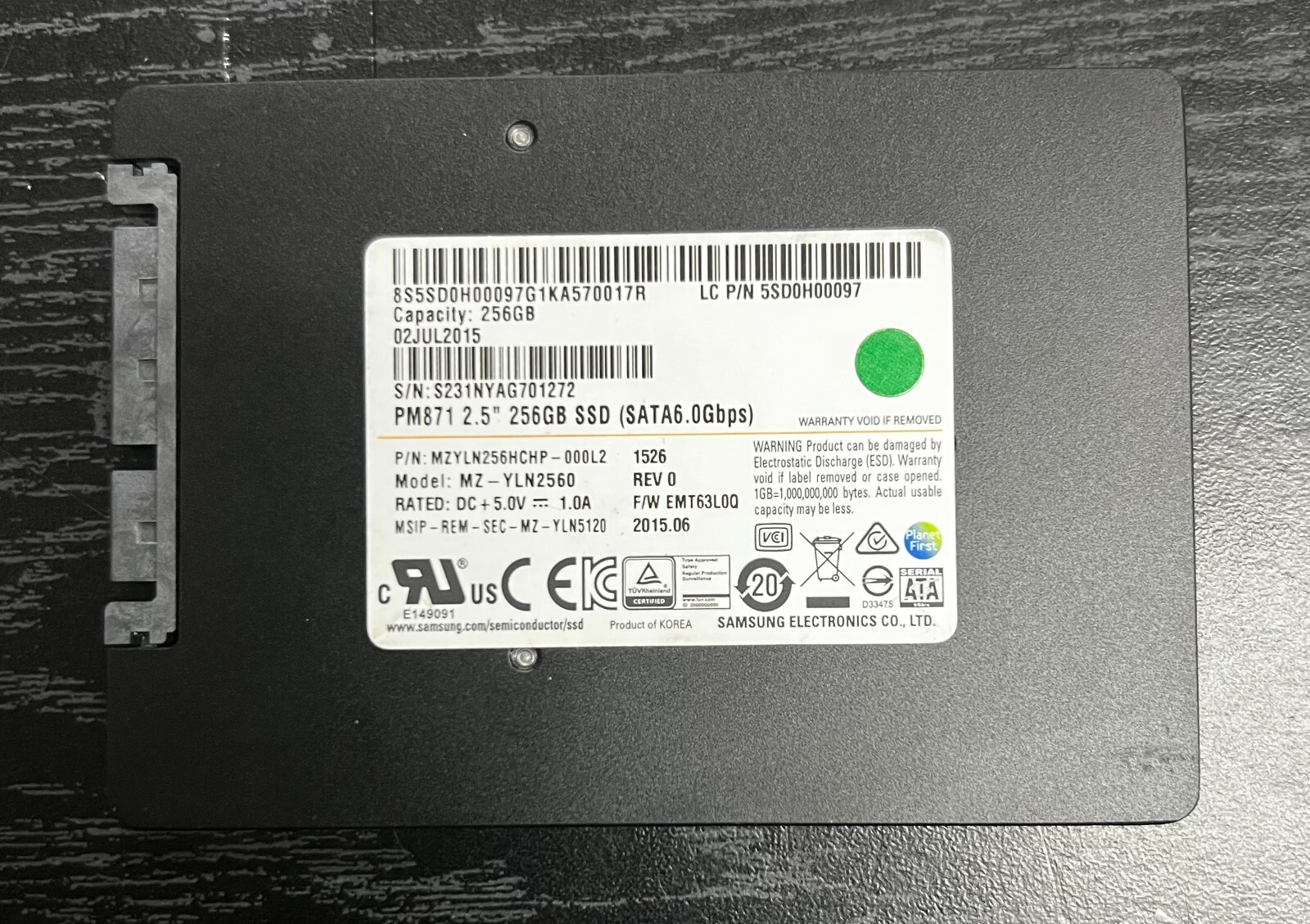 MZ-7LN2560 PM871 Series 256GB TLC SATA 6Gb/s MZYLN256HCHP-000L2