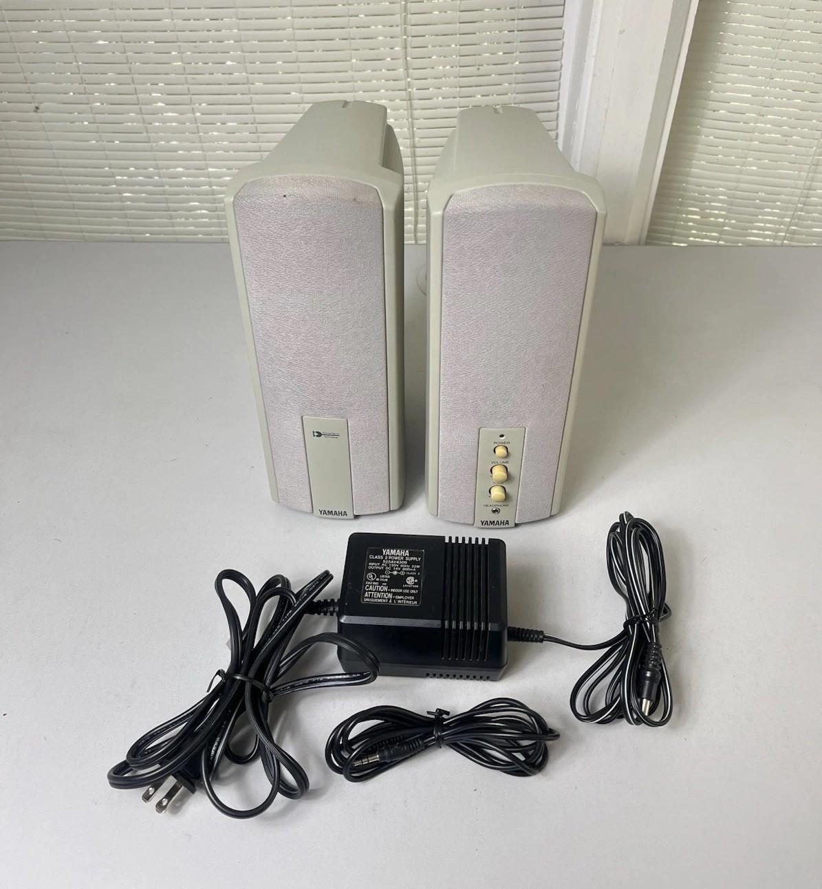 Yamaha YST-M15 Powered Multimedia Computer Speakers w/ OEM Power Supply + Cables