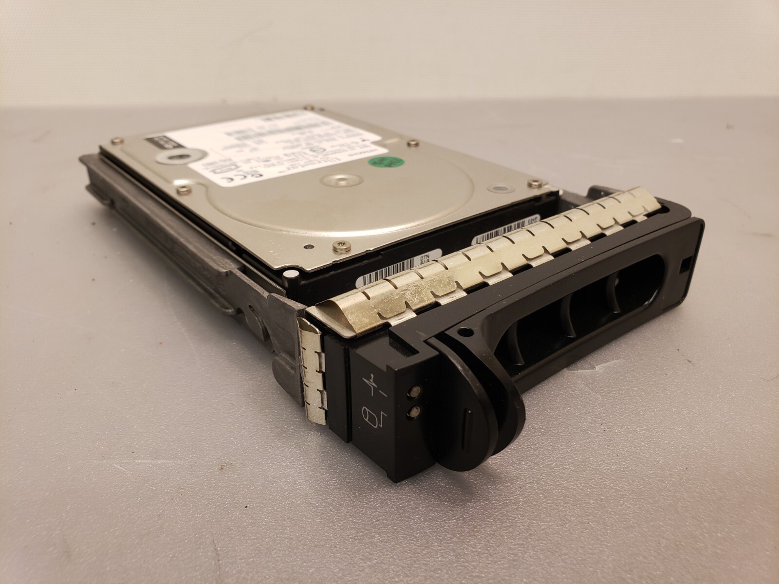 Dell 73GB SCSI HDD 10K Hard Drive 09T597 9T597 PowerEdge Hitachi 80pin - 100%