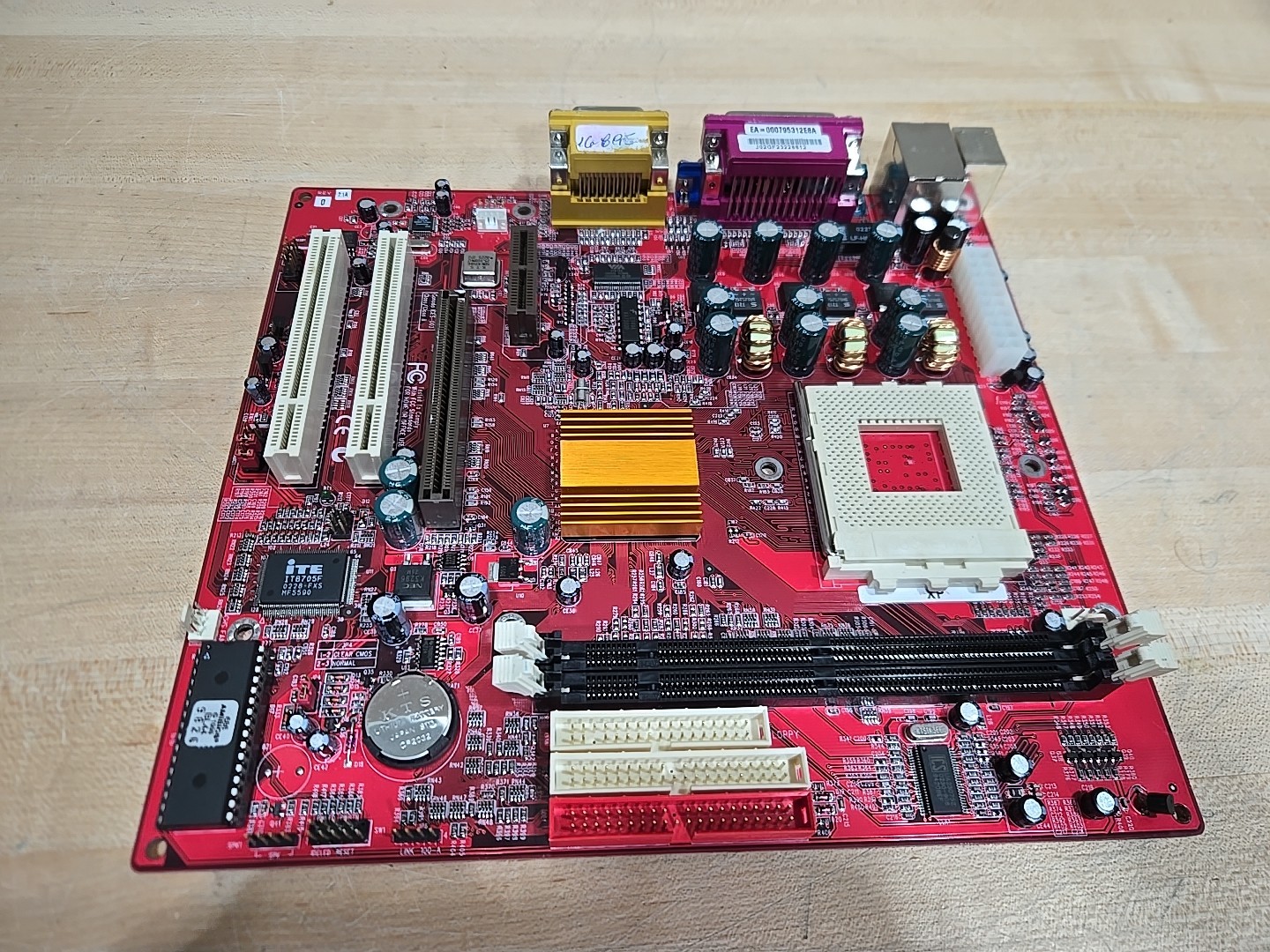 Vintage PC-Chips M810L REV 7.1 A Socket 462 Motherboard w/ IO Plate AMD UNTESTED