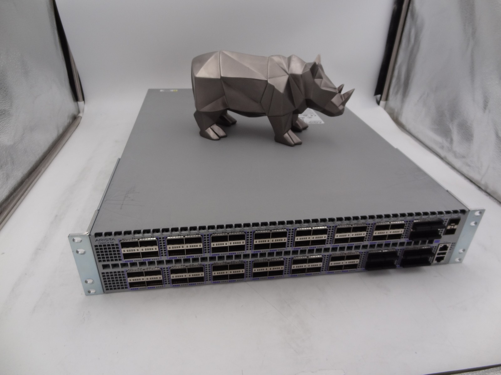 Arista DCS-7260CX-64-F 7260X 64x100GbE QSFP & 2xSFP+ switch, front-to-rear air