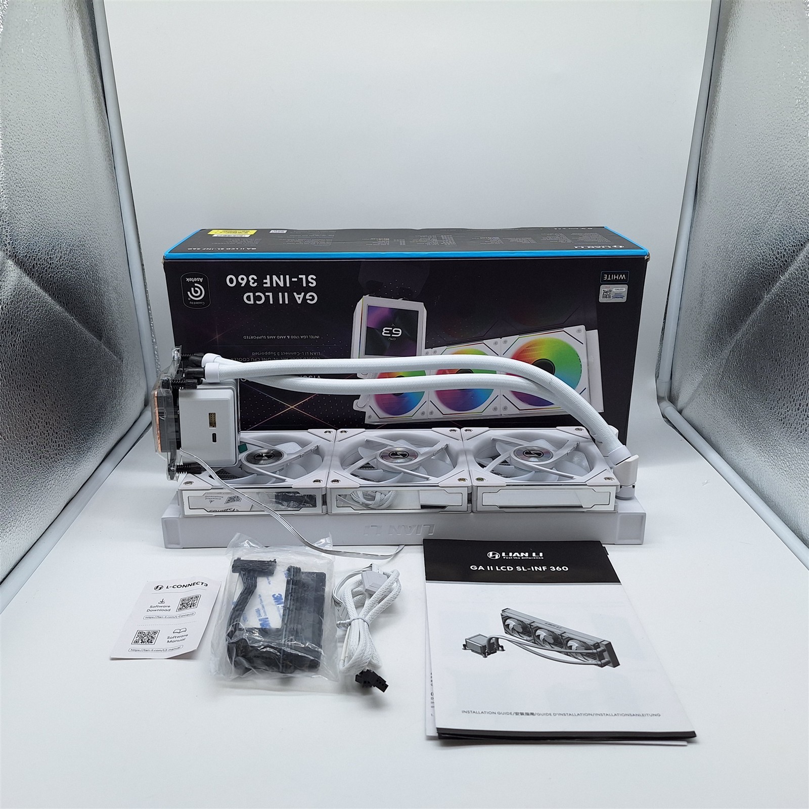 Lian Li GA II LCD 360MM AIO Asetek 8th Gen - 2.88” IPS LCD screen liquid cooler