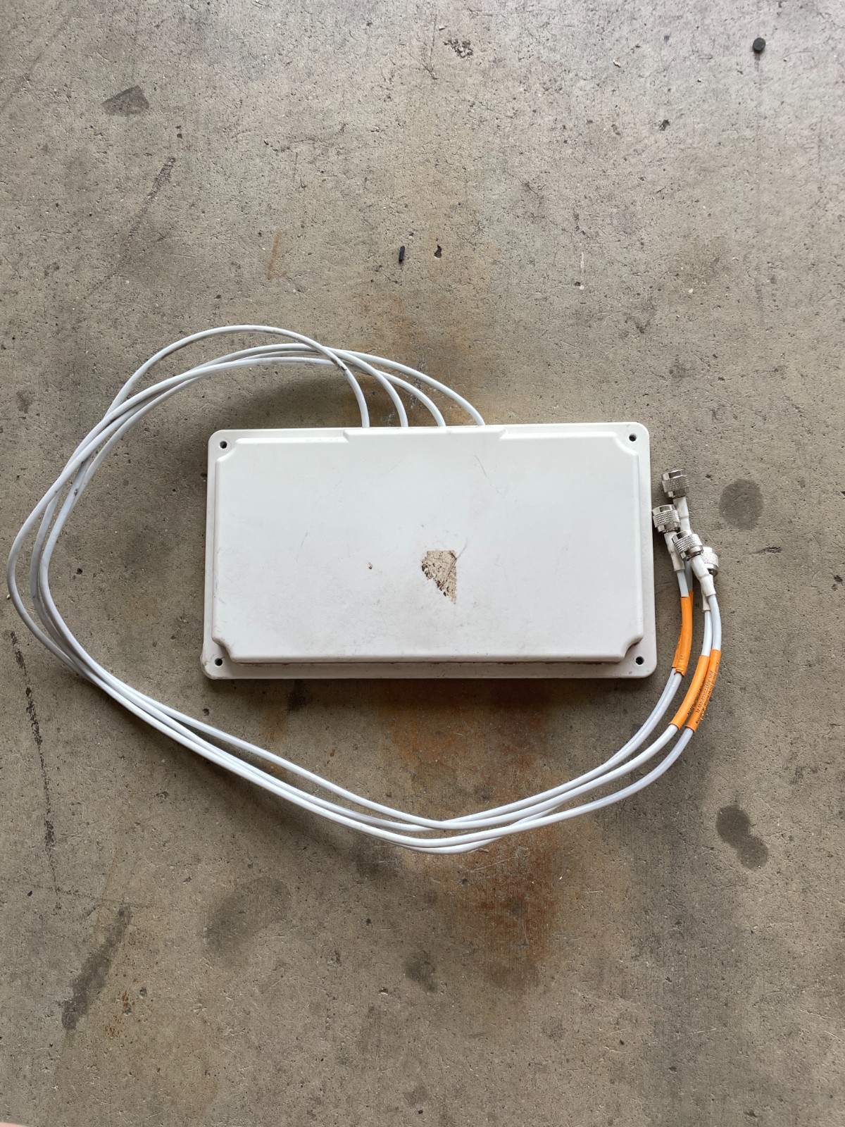Cisco AIR-ANT2566P4W-R Dual-Band Directional Antenna 6 dBi 2.4/5 GHz 4-Port RP-T